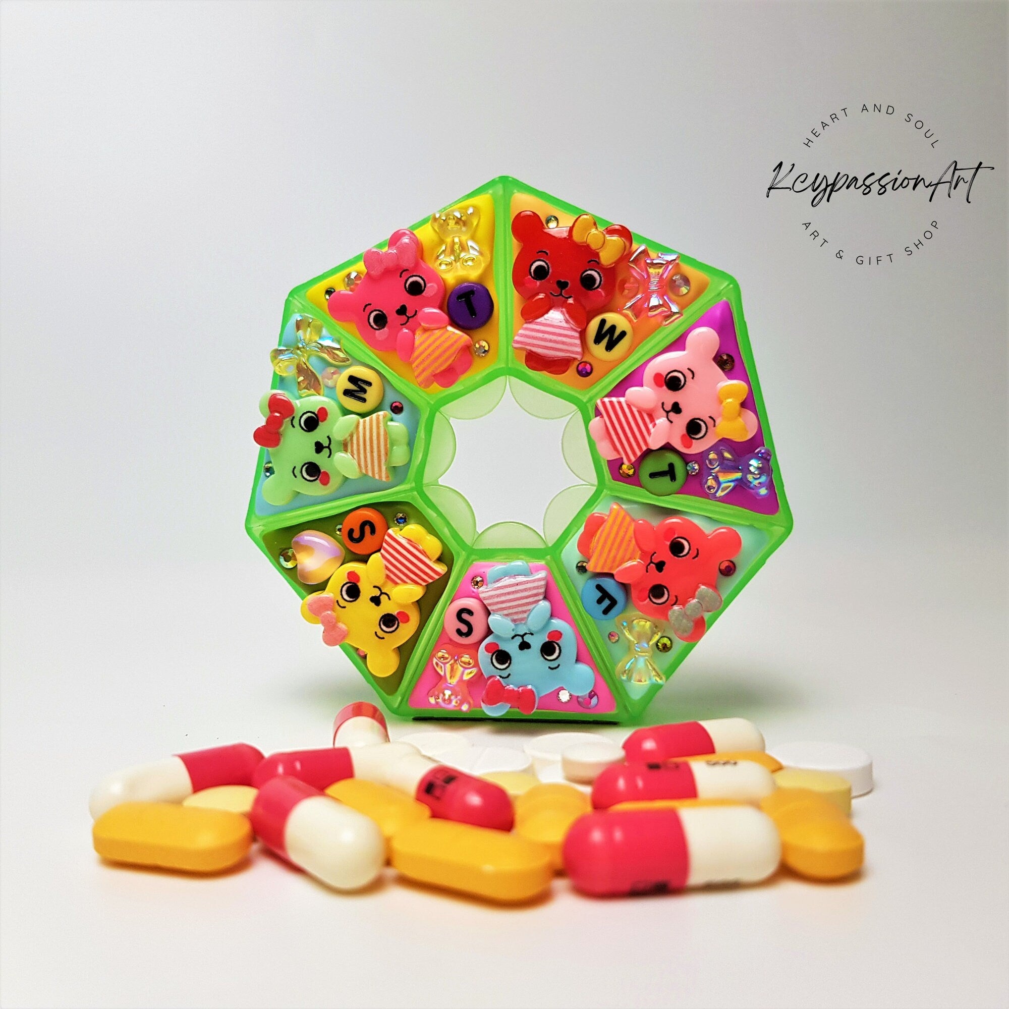 7-Tage-Pillenbox „Shy Shy Bears“ für morgens und abends, geeignet für Medikamente und Nahrungsergänzungsmittel.
