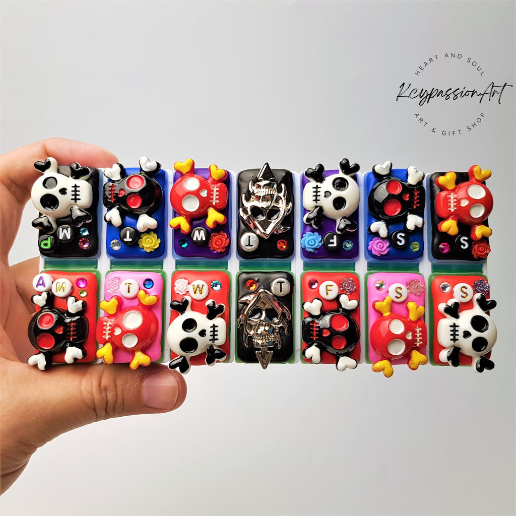 Poison Skulls - Detachable Pill Box