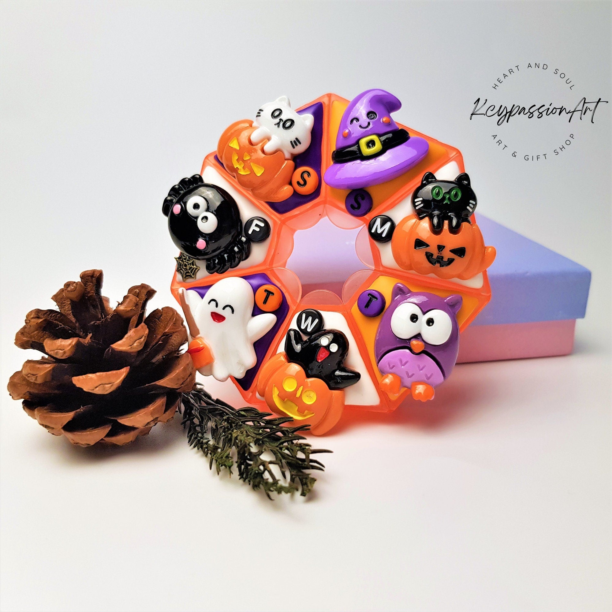 Spooky Cute & Funny - Heptagon Pill Box