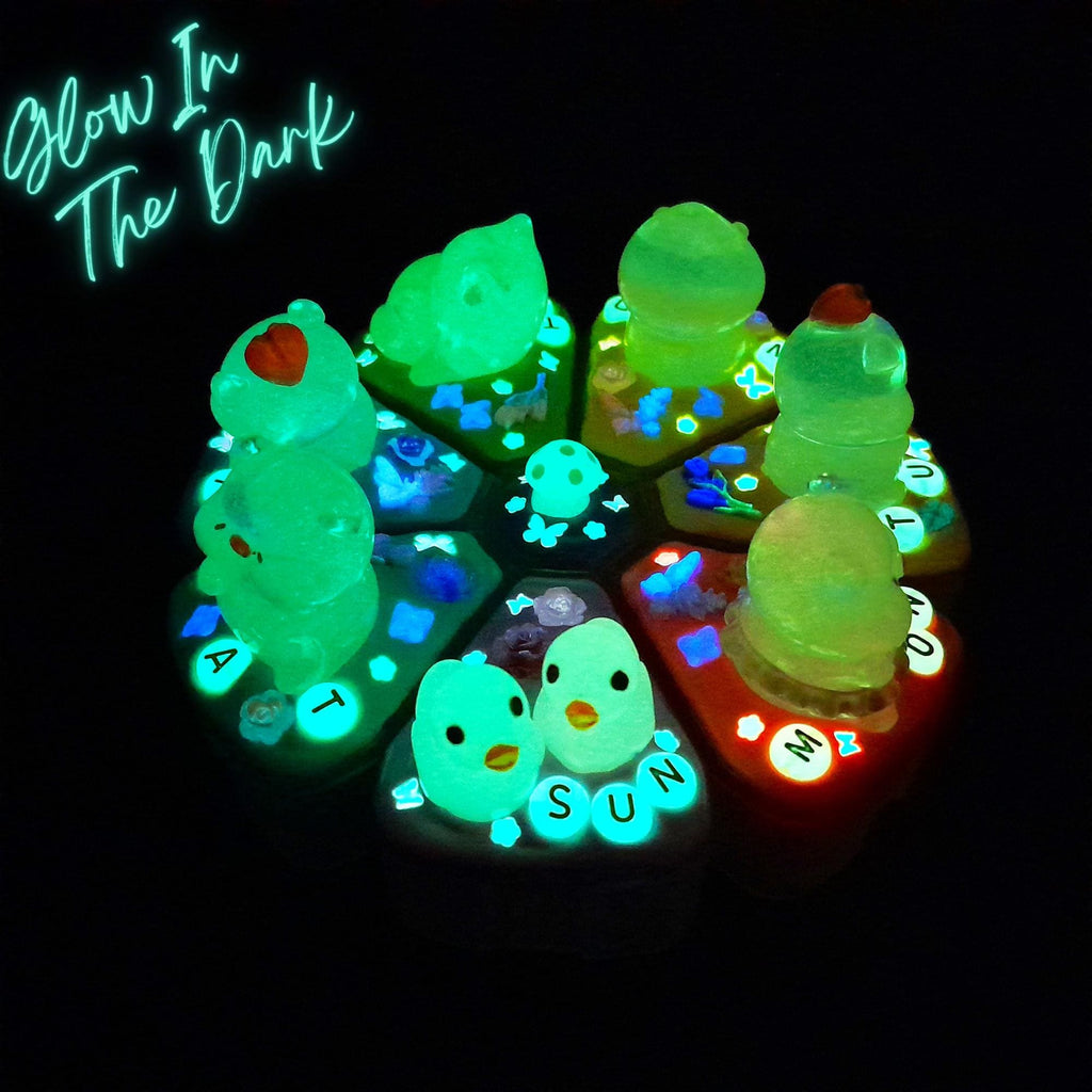 Cute Glowy Piggy - XL Pill Box