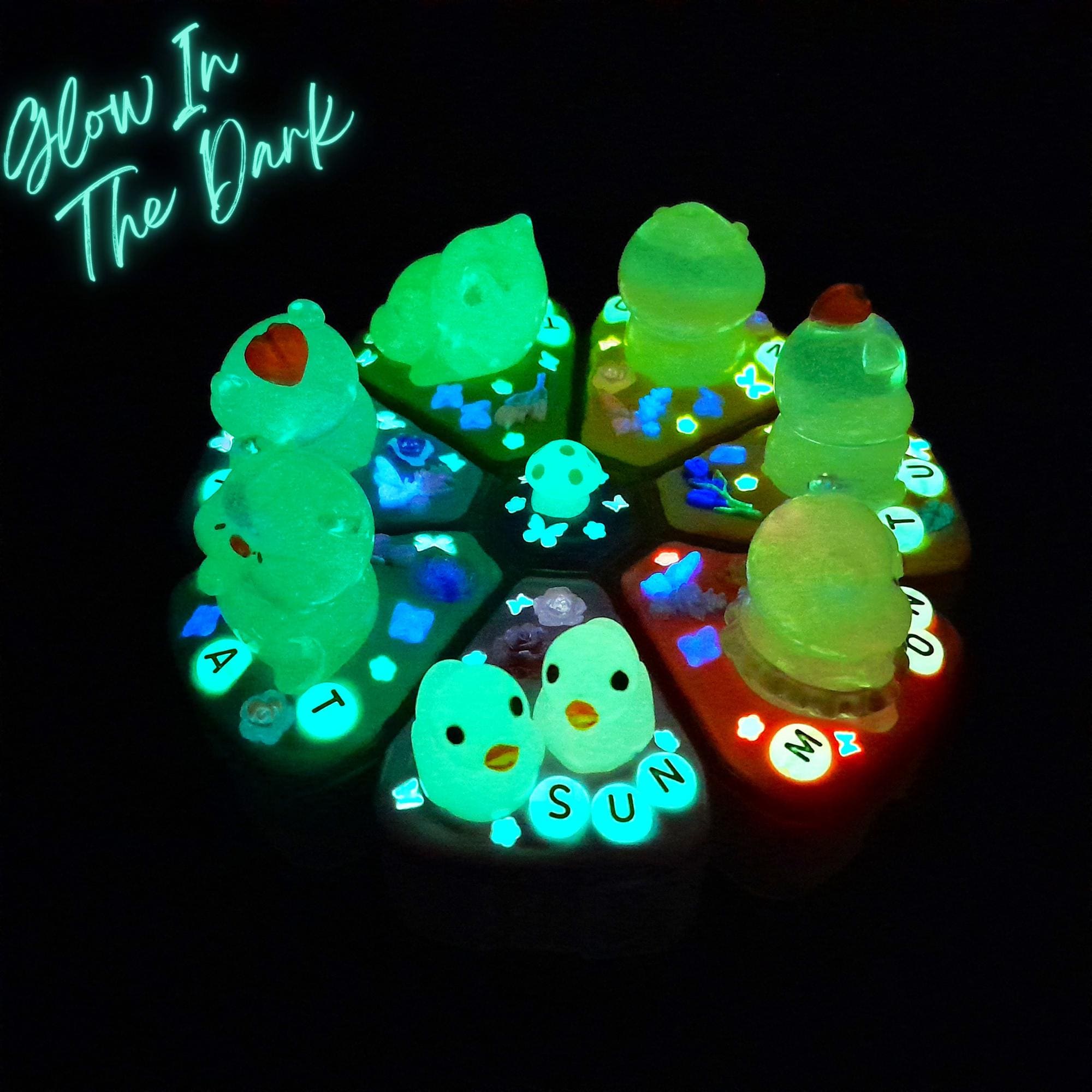 Cute Glowy Piggy - XL Pill Box