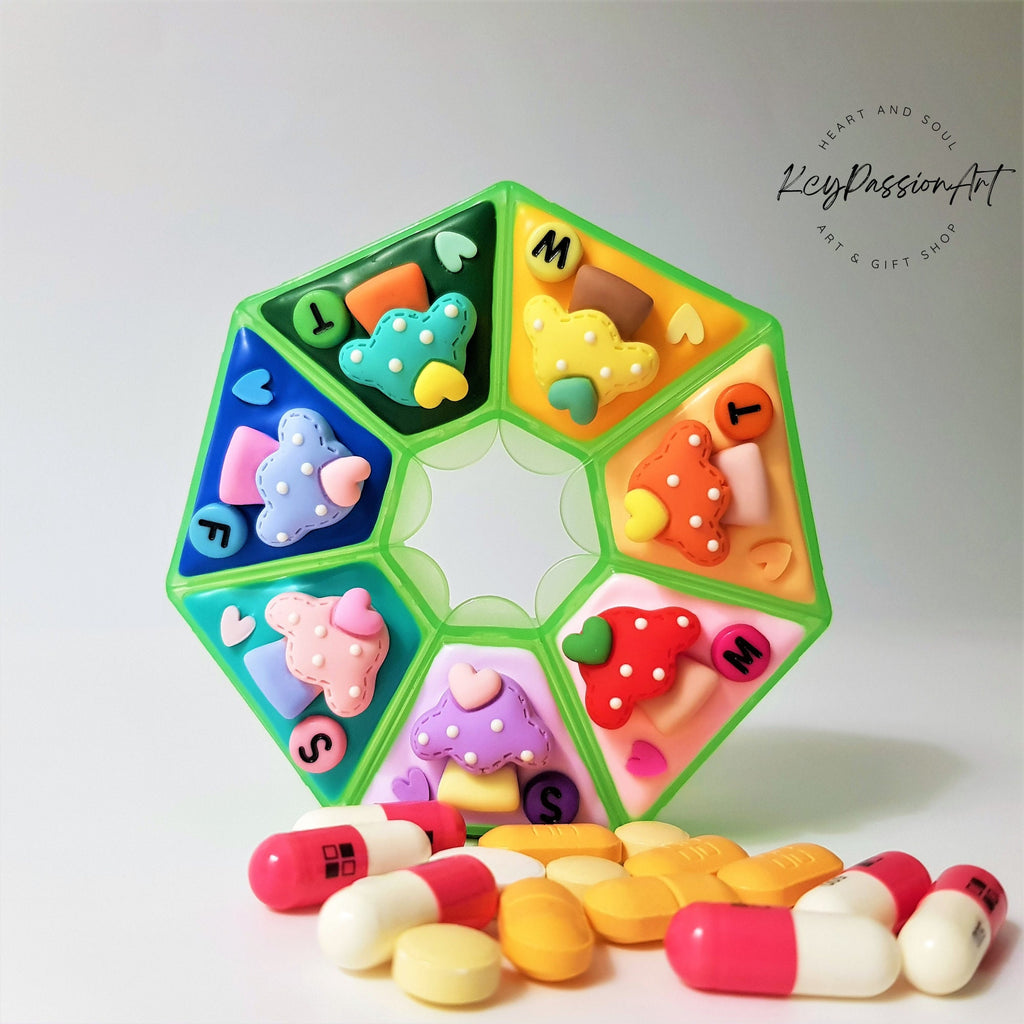 Mush Stitchy Room - Heptagon Pill Box