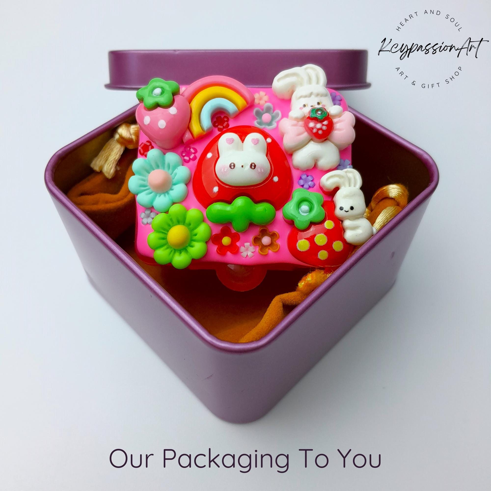 Pilulier journalier « Rainbow Strawberry Bunny Love » - Boîte à pilules journalière, pilulier pour 1 jour, pilulier jour et nuit