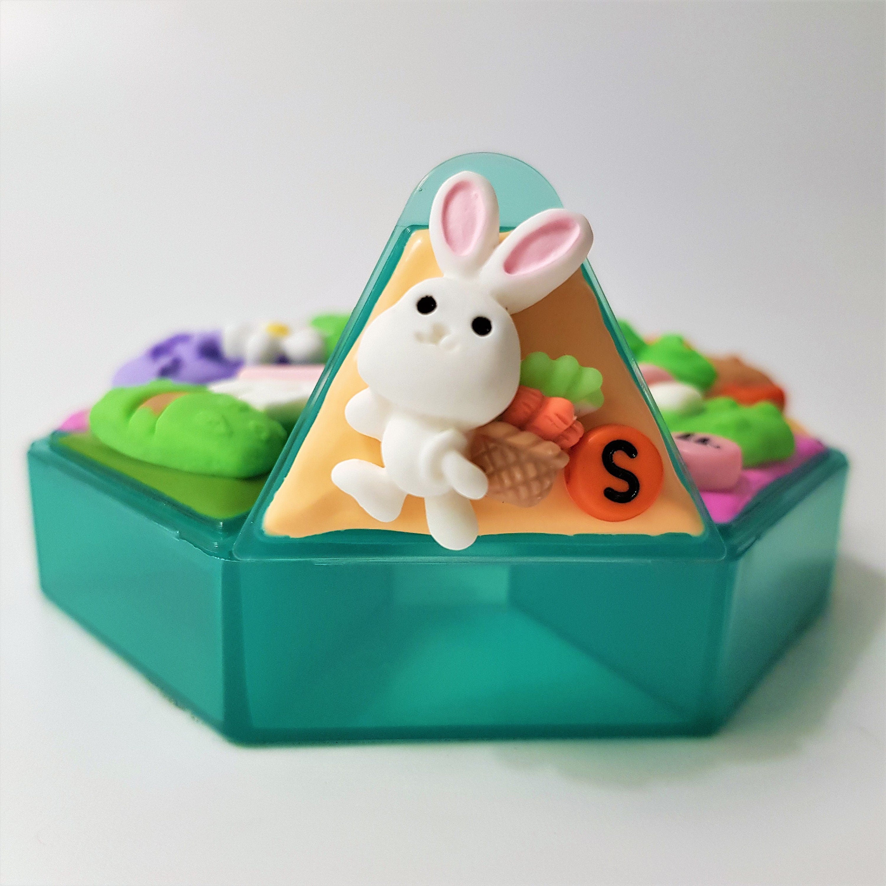 Rabbit Garden - Heptagon Pill Box