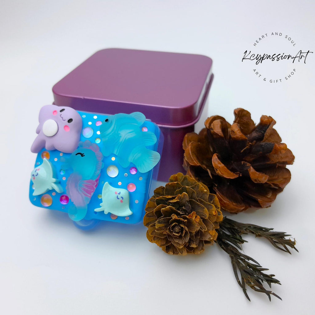 Pilulier Thalassophile : Organisateur journalier lumineux sur le thème de l'océan