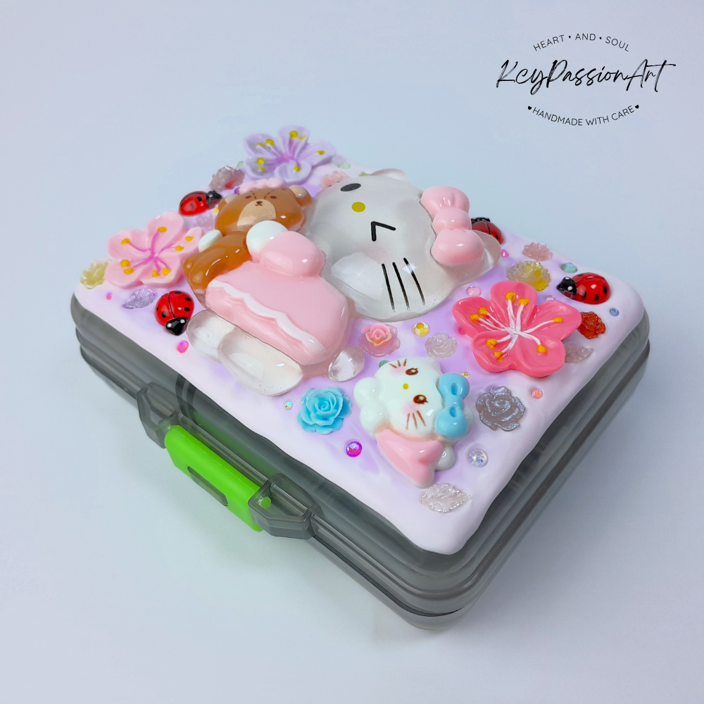 Kittie Loves Teddy - Large Flip Fold Pill Box