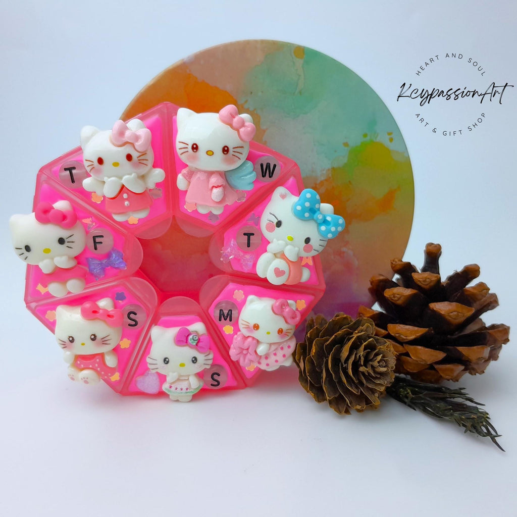 Cutie Kawaii Cat - Heptagon Pill Box