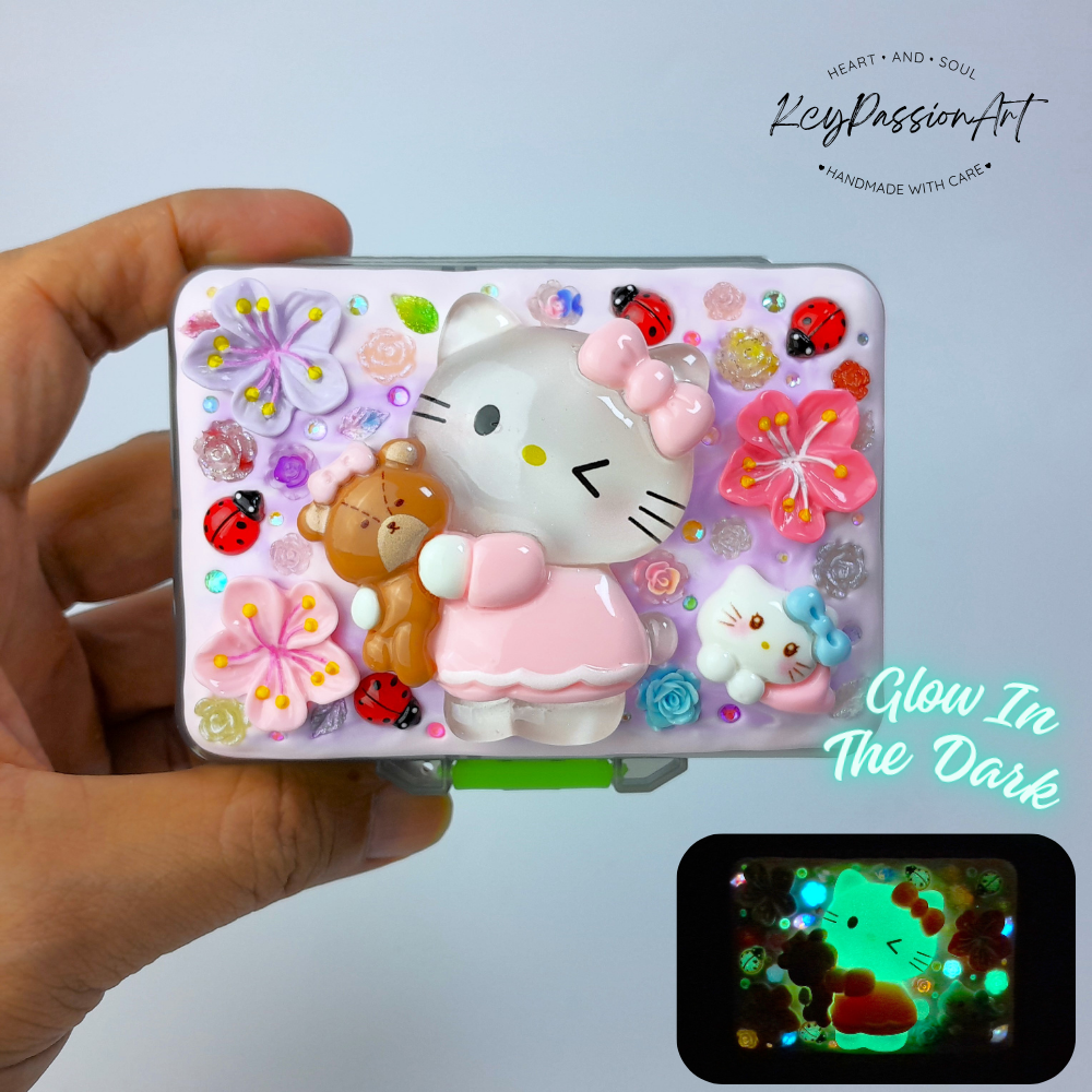 Kittie Loves Teddy - Large Flip Fold Pill Box