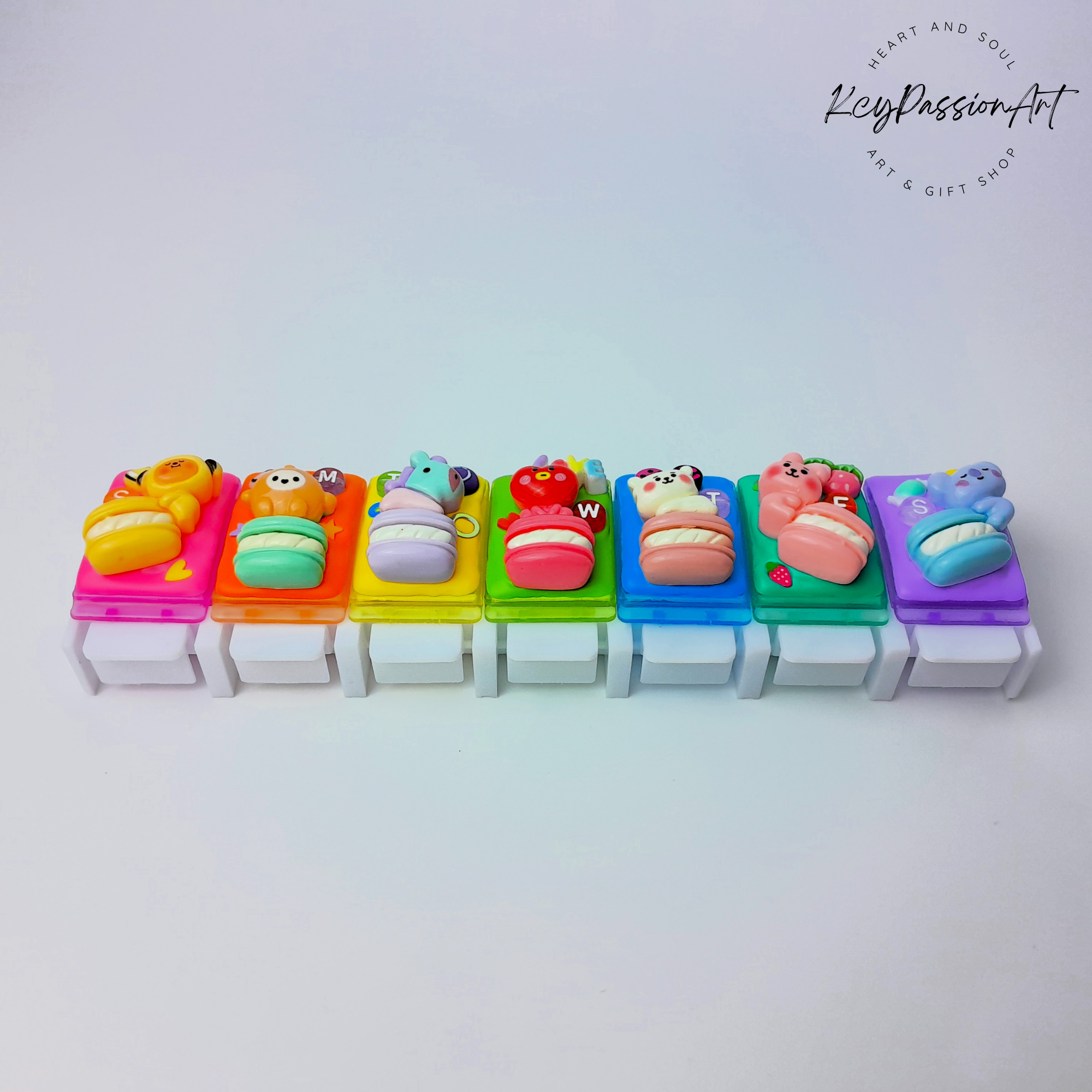 Macarons 21 With Love - Straight Day Pill Box
