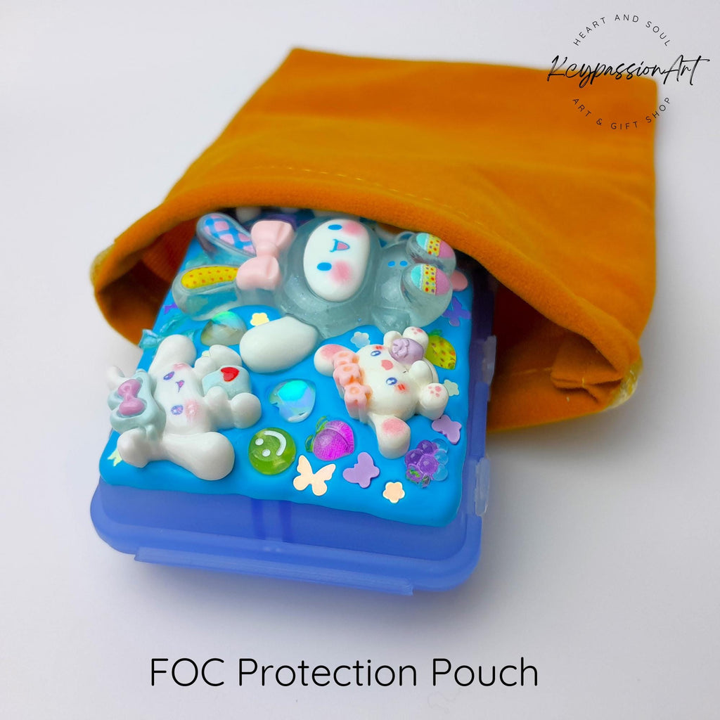 Cute and Chubby White Puppy Decorated Flip-Fold 10 Compartments Pill Box