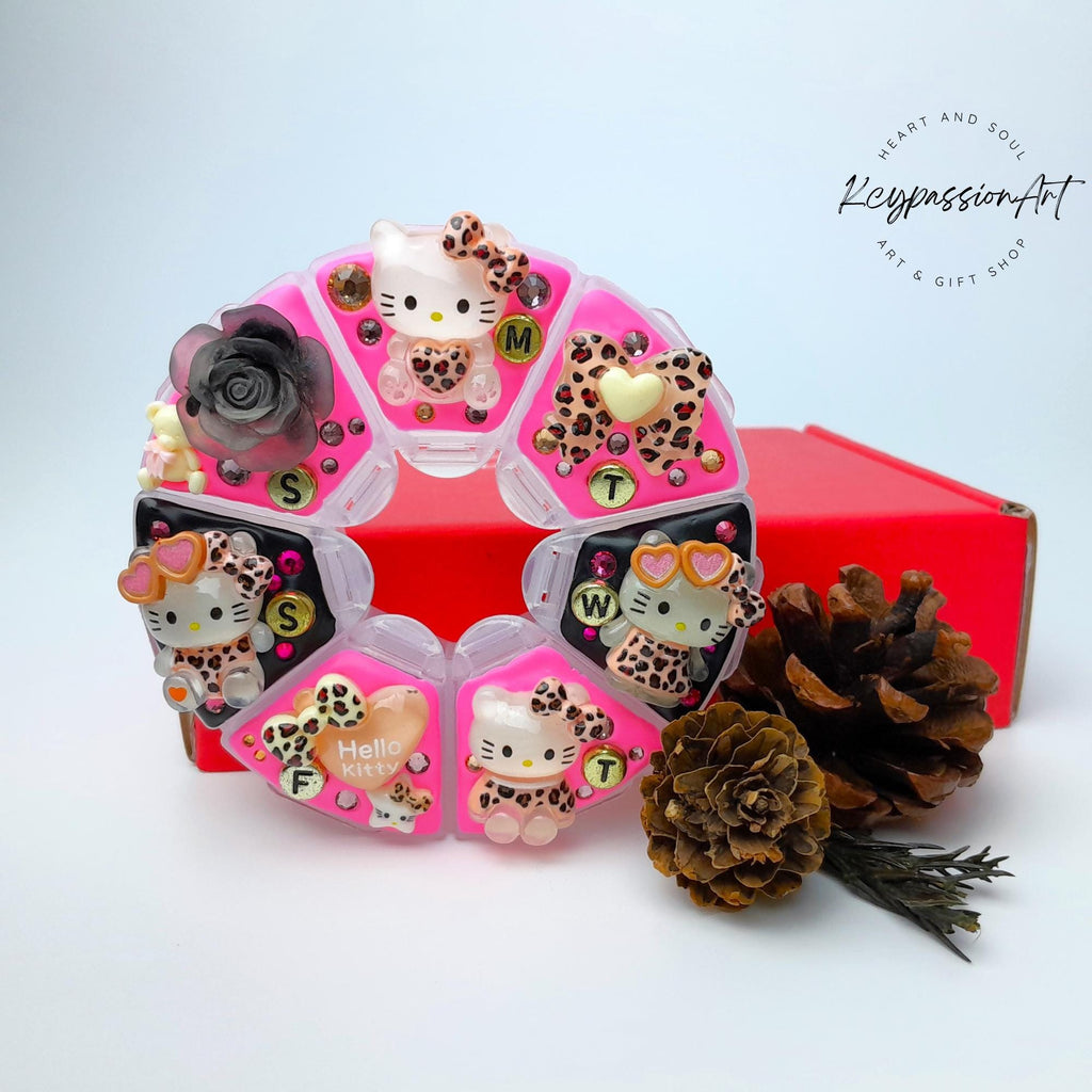 Spotted Kawaii Cat Decorated Round Pill Box