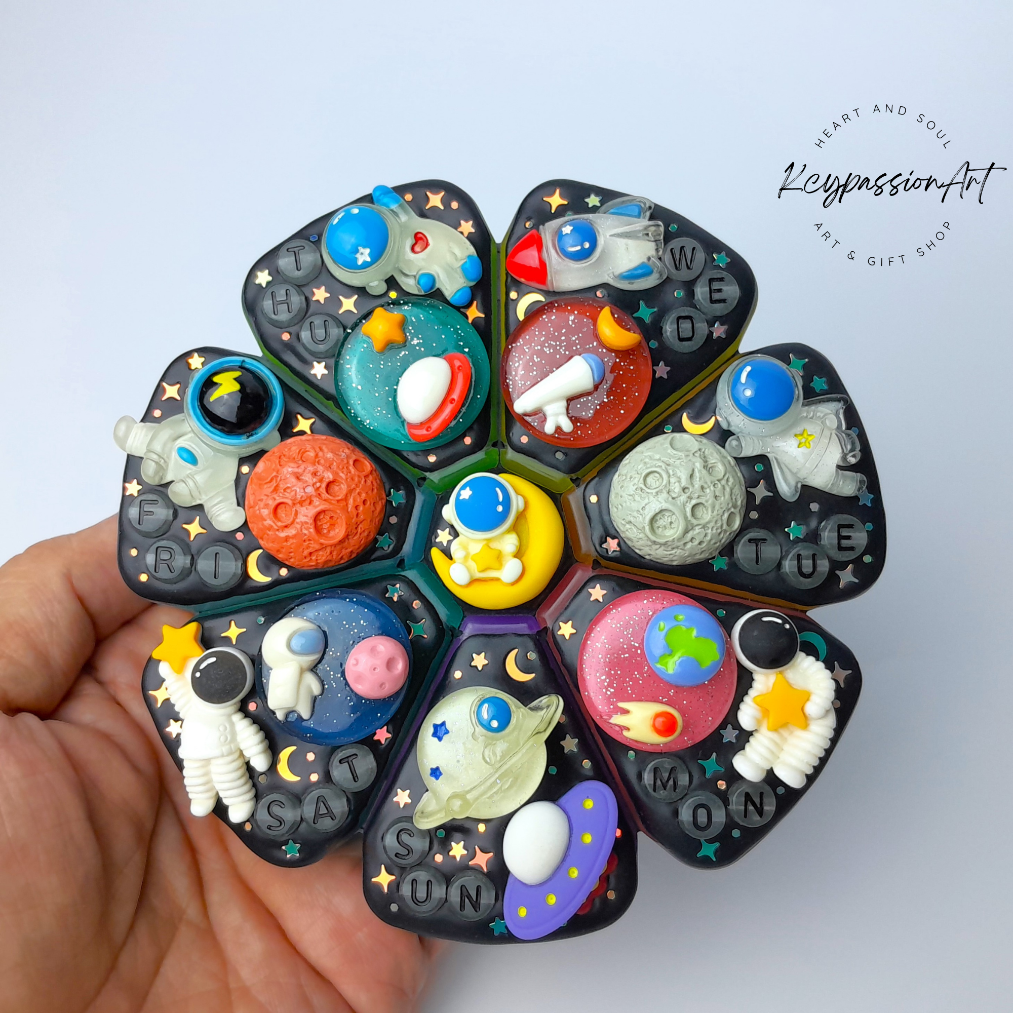 Astronaut - XL Pill Box