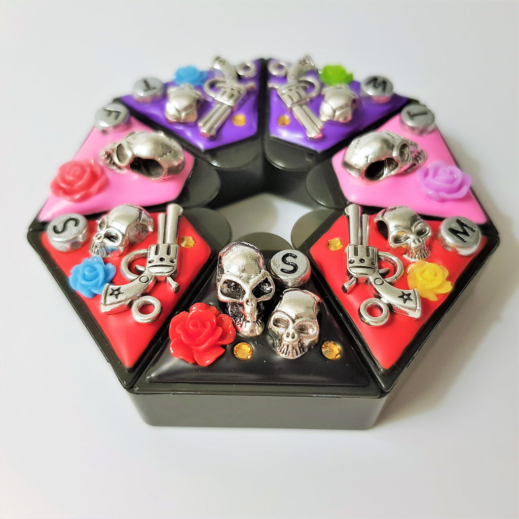 Skulls Guns & Roses - Heptagon Pill Box
