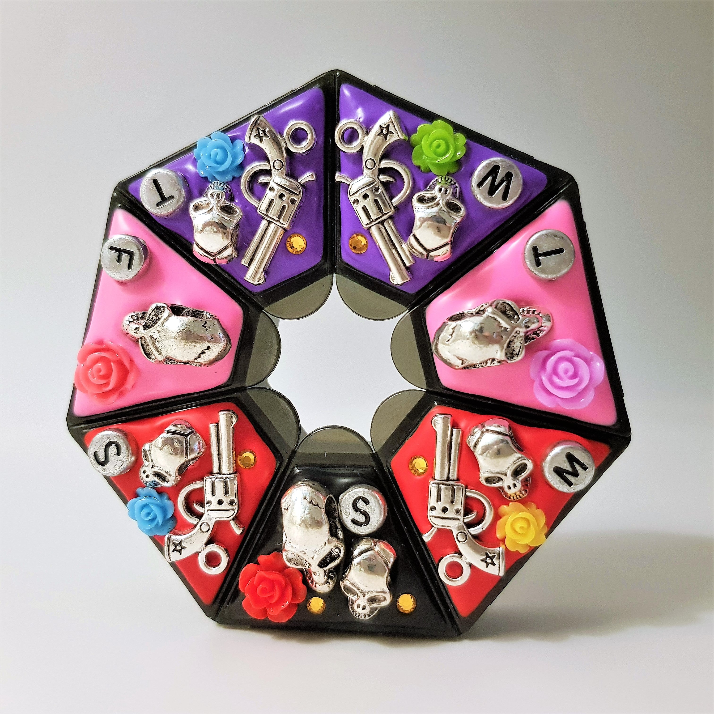 Skulls Guns & Roses - Heptagon Pill Box