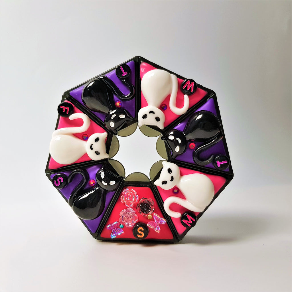 Mysterious Cats - Heptagon Pill Box