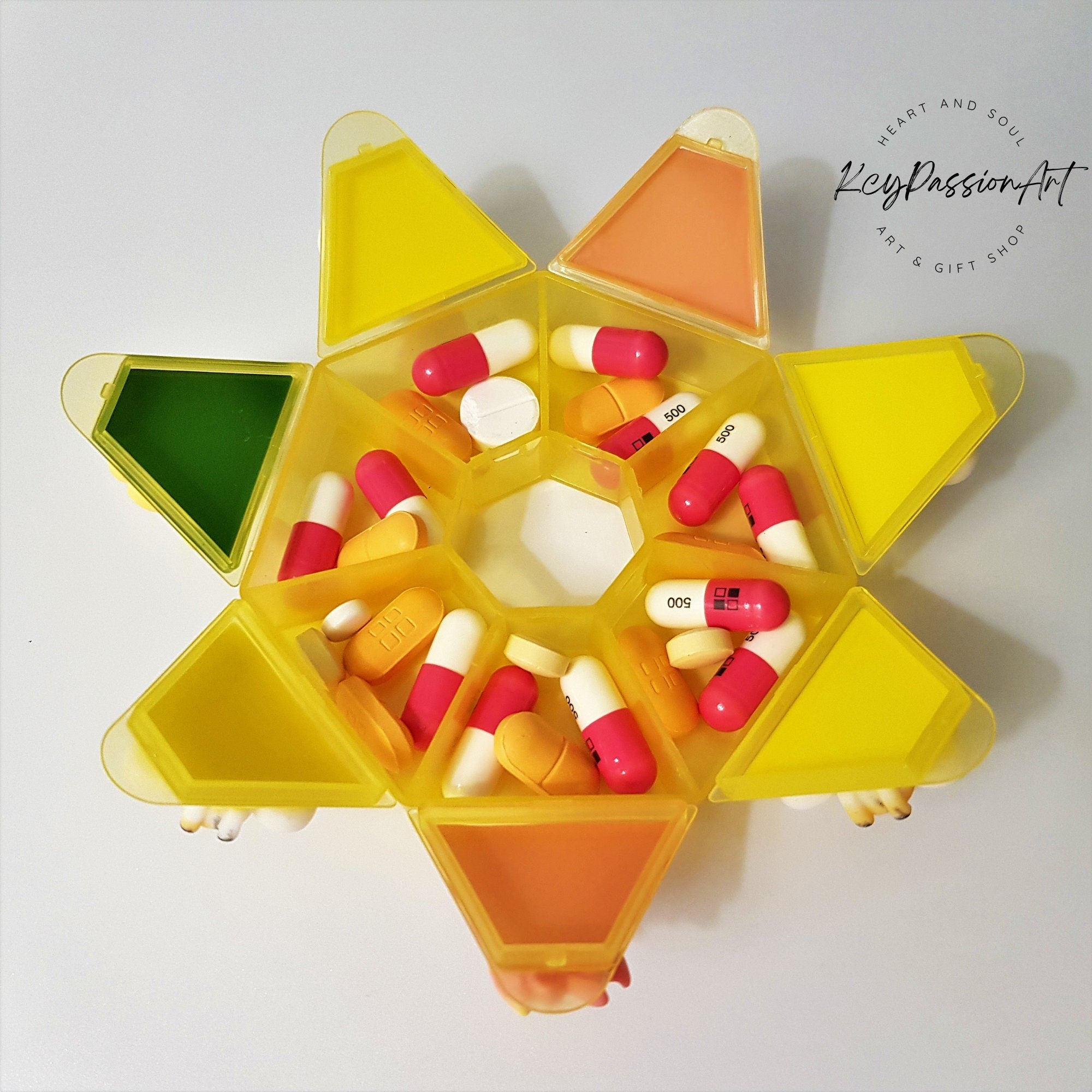 Fuzzy Buzzy Bees - Heptagon Pill Box
