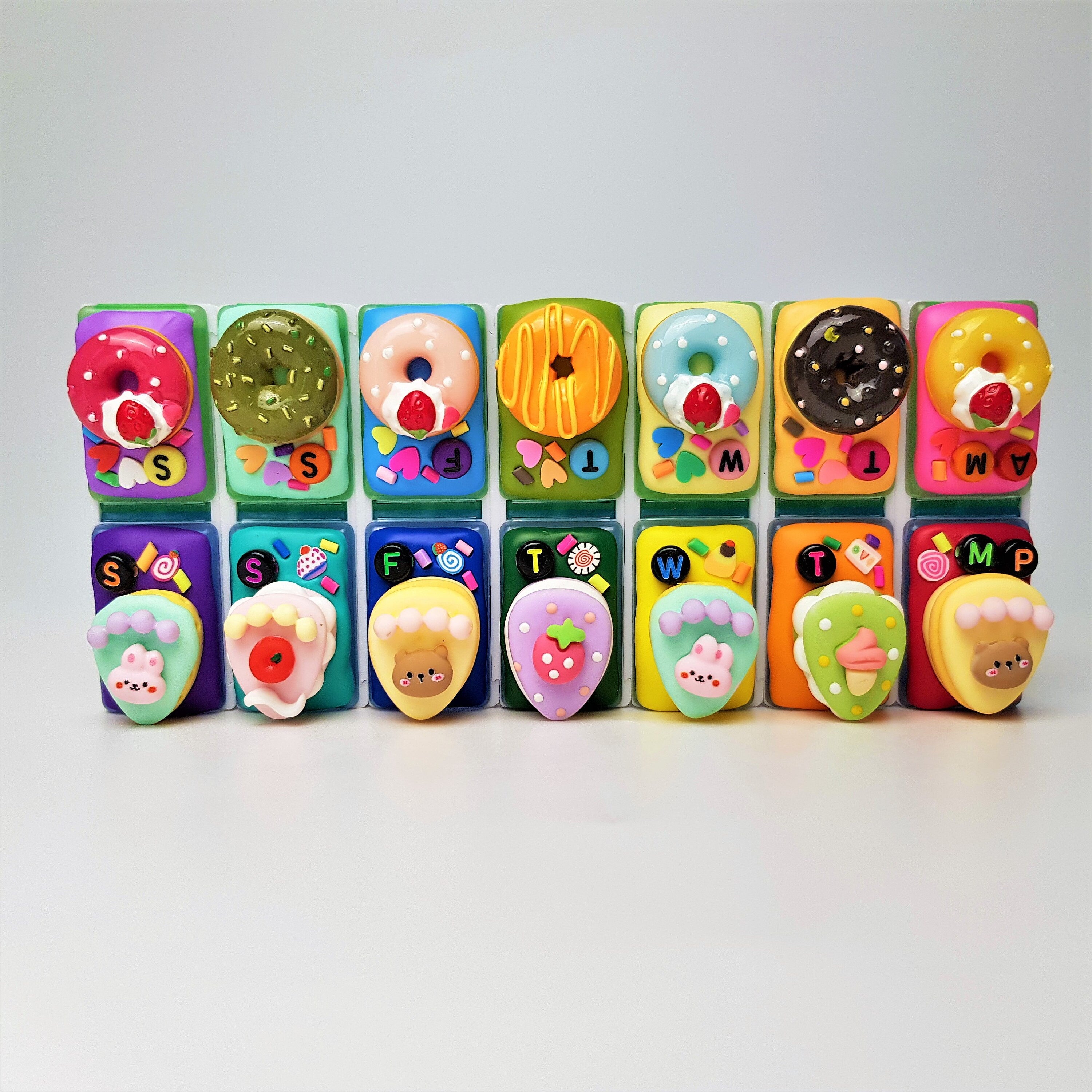 Sweet Desire Decorated 14 Compartments Detachable Pill Box