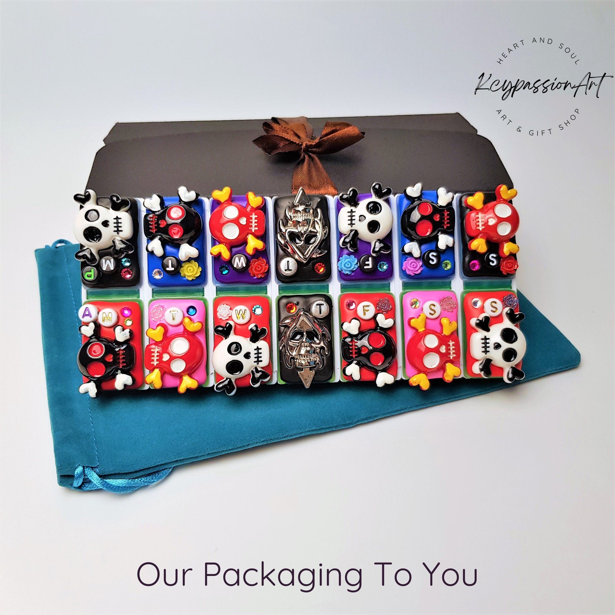 Poison Skulls - Detachable Pill Box