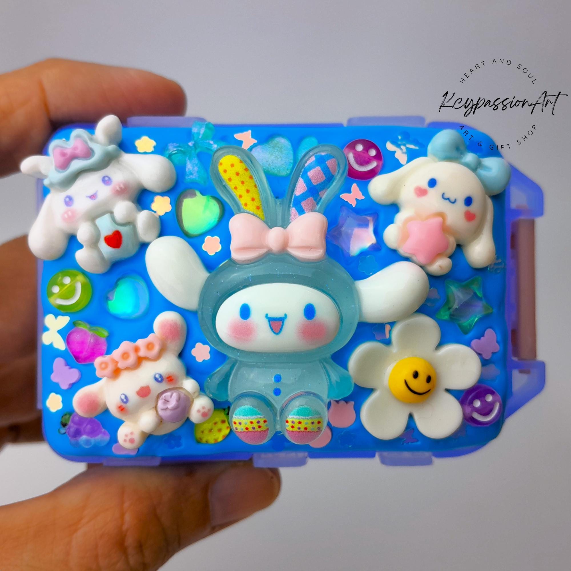 Cute and Chubby White Puppy Decorated Flip-Fold 10 Compartments Pill Box