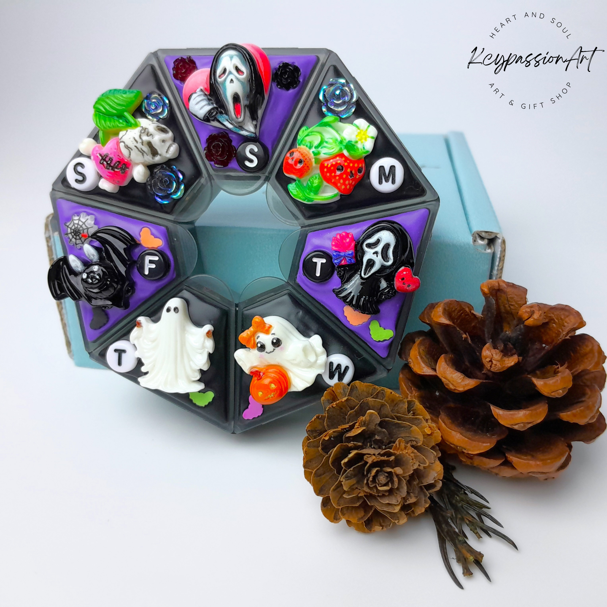 Halloween Decorated Heptagon Pill Box