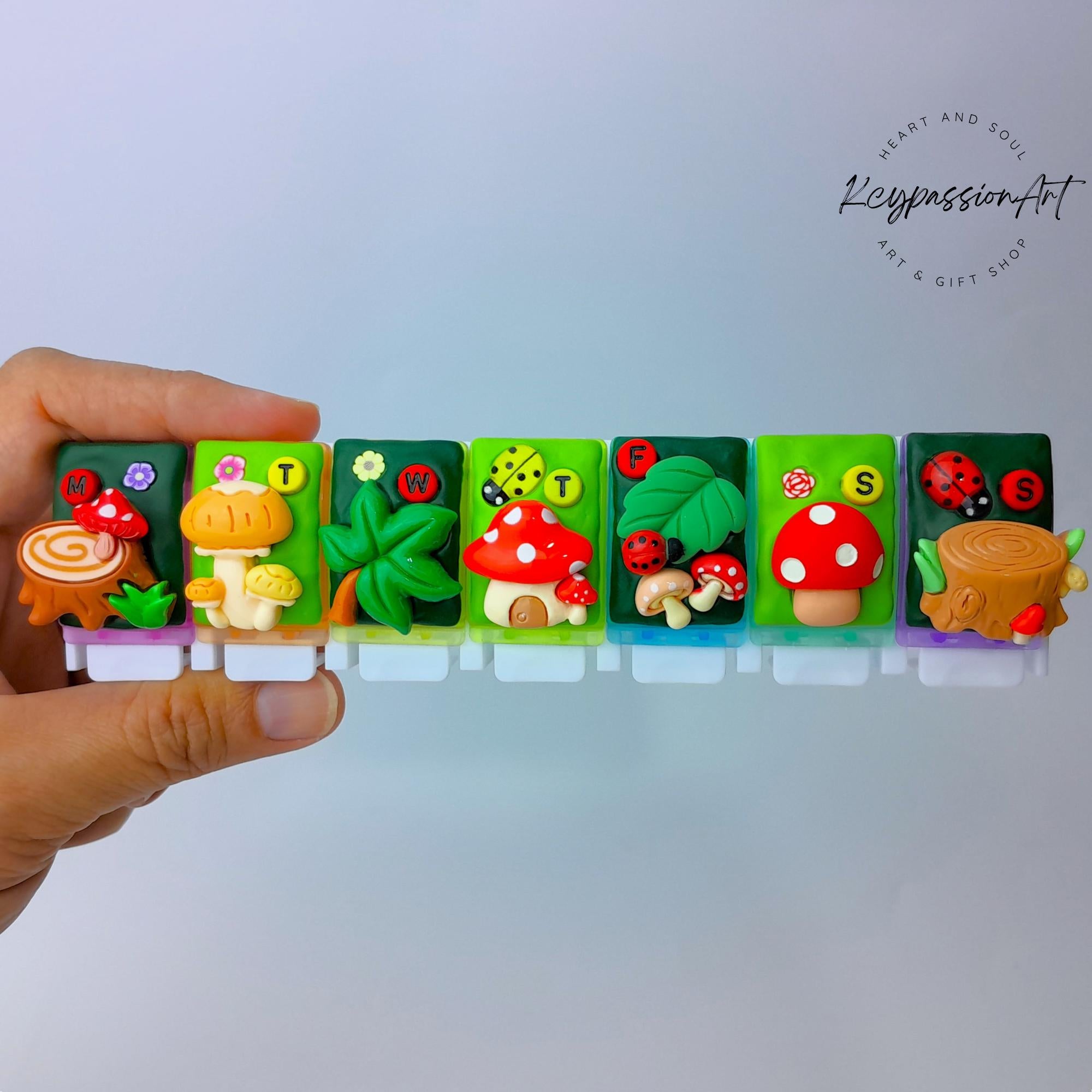 Whoa Mushrooms - Straight Pill Box