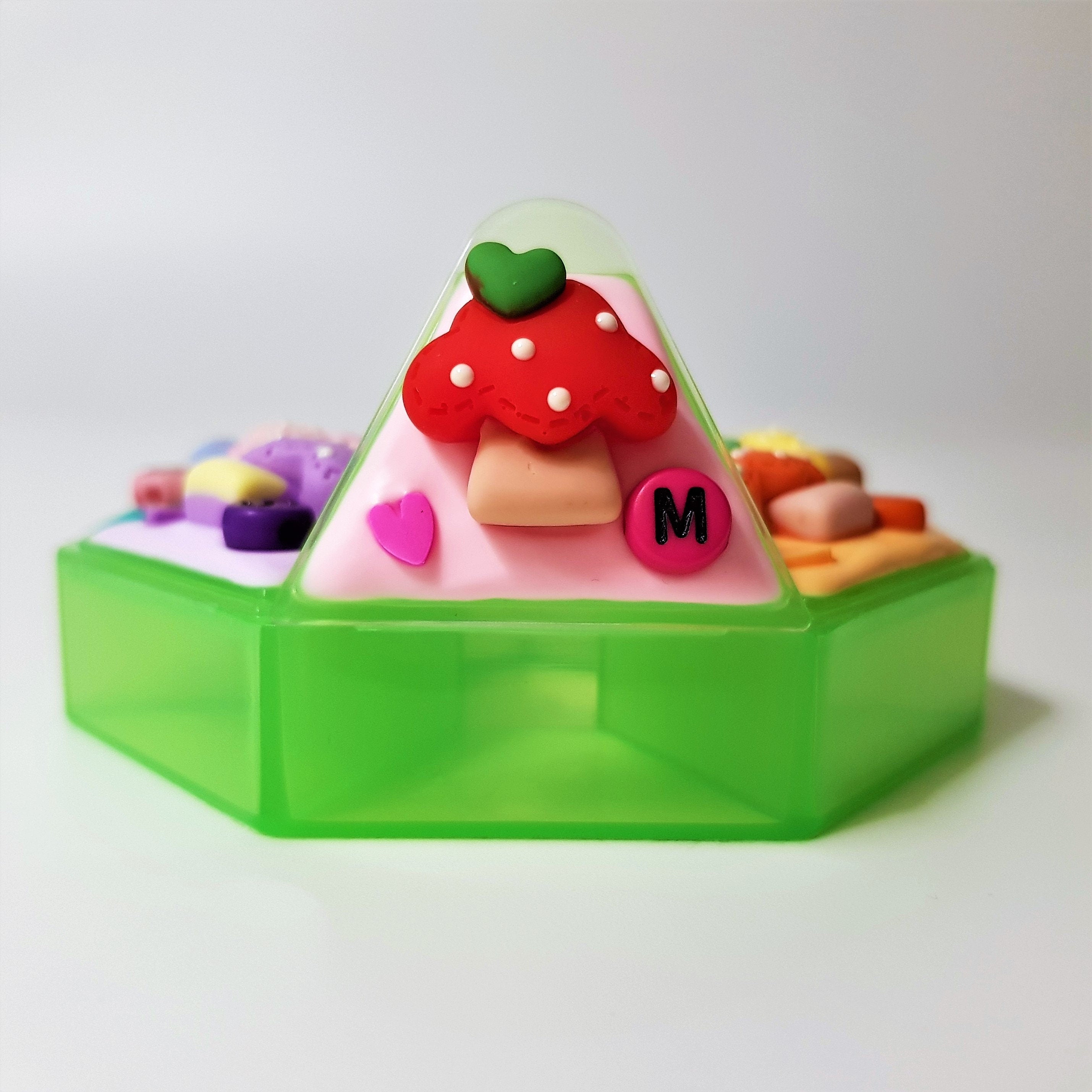 Mush Stitchy Room - Heptagon Pill Box