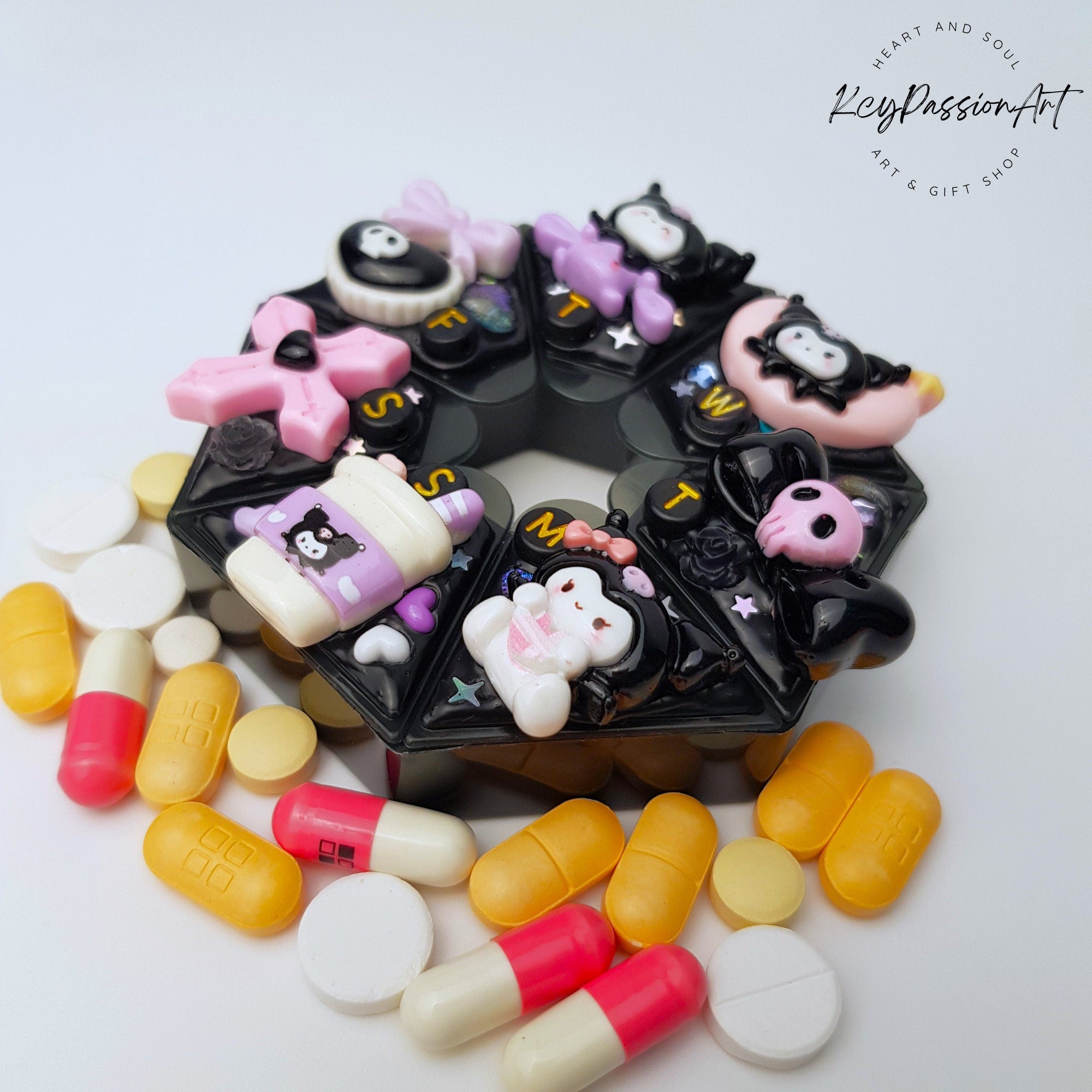 Cute Black Beauty - Heptagon Pill Box