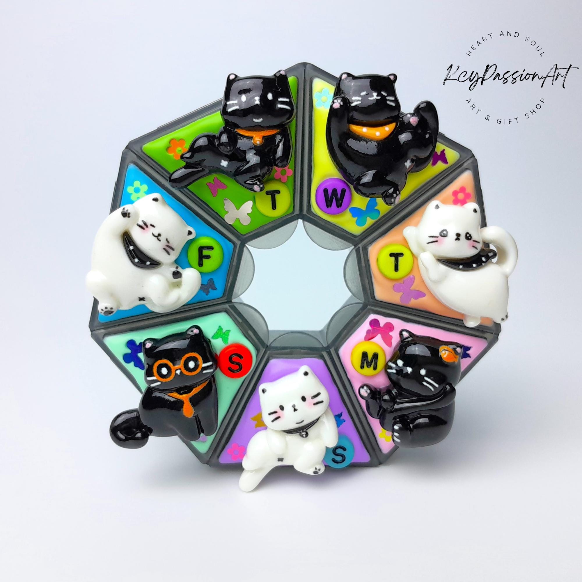 Kawaii Cats - Heptagon Pill Box