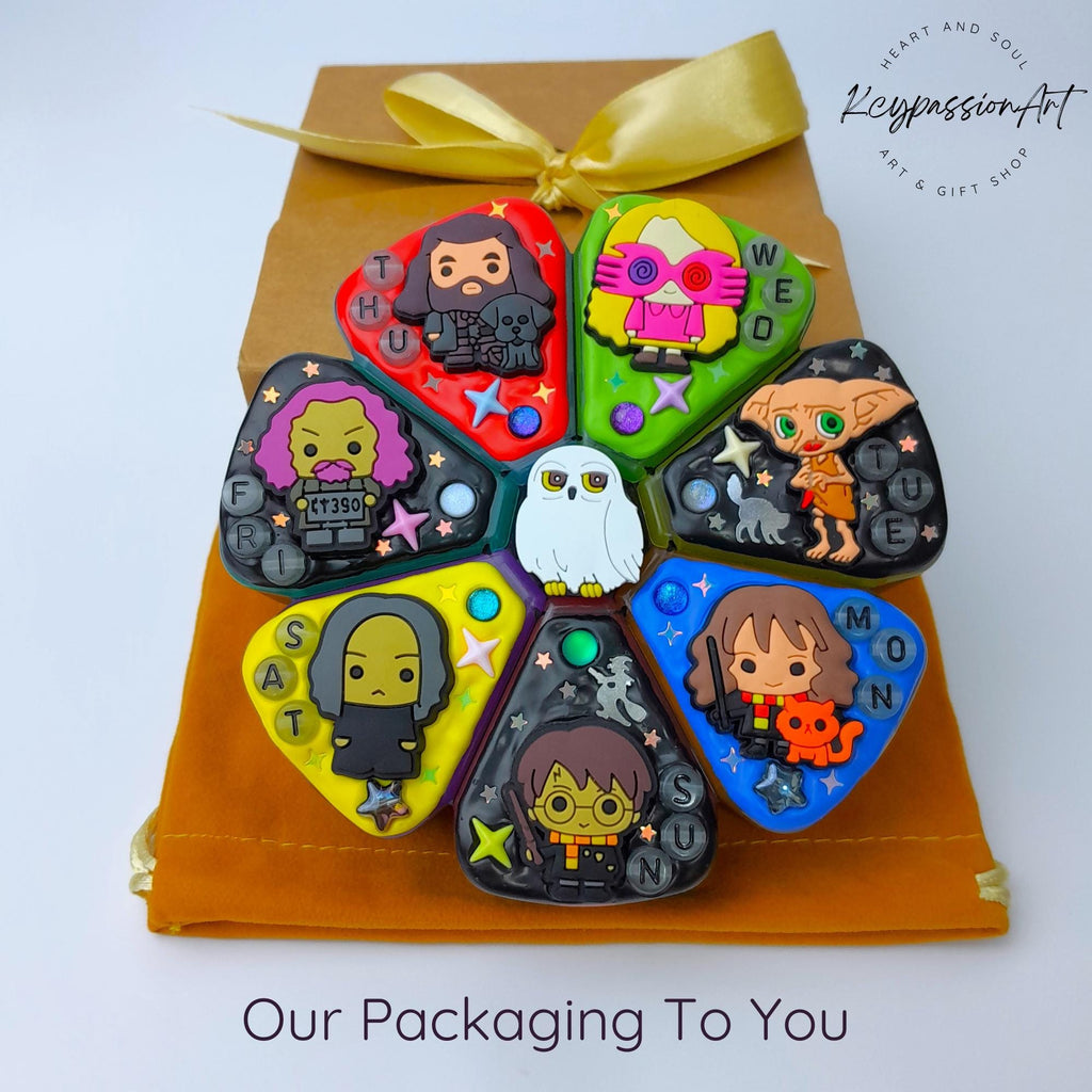 Cast Of The Wizards - XL Pill Box