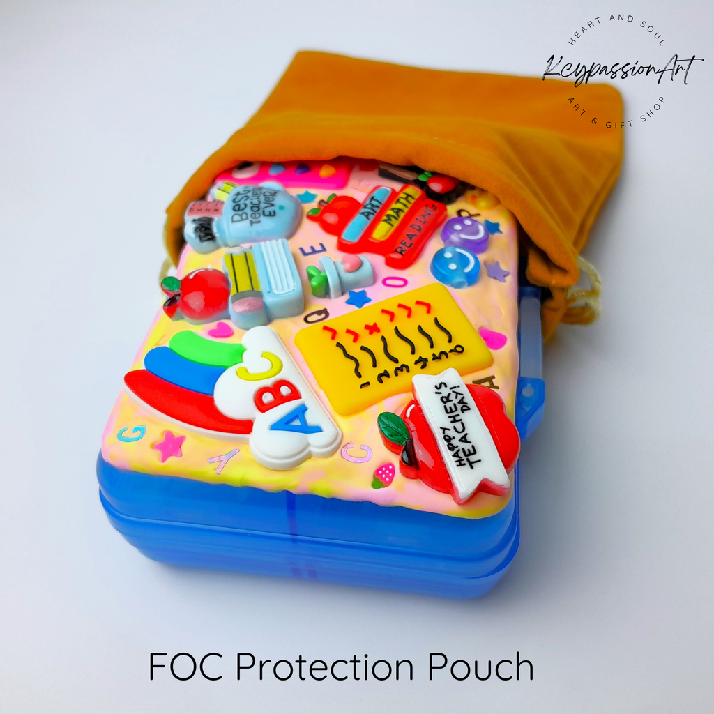 Pilulier décoratif grand format à rabat et 9 compartiments, idéal pour les journées d'école