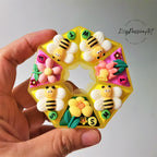 Fuzzy Buzzy Bees - Heptagon Pill Box