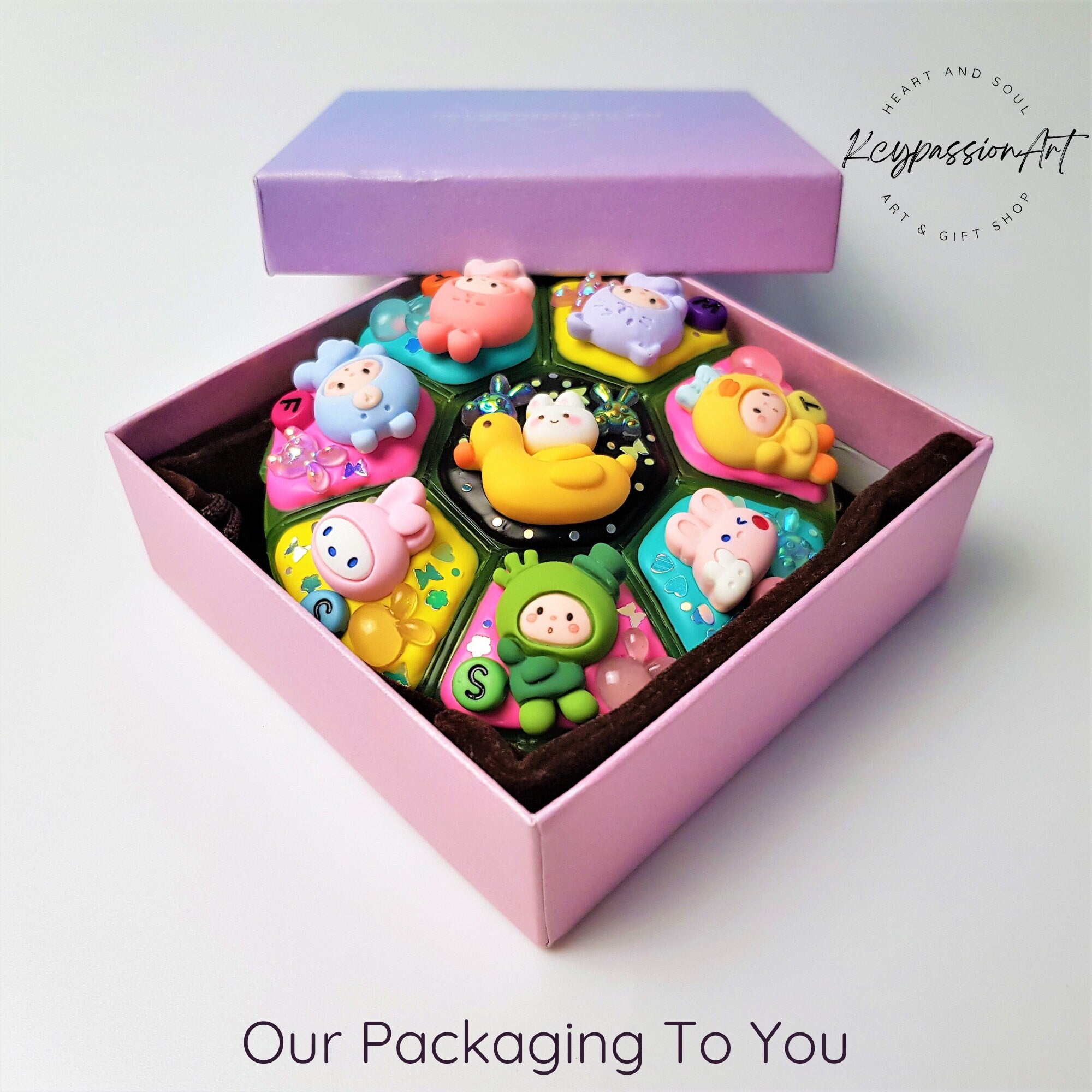 Glowy & Kawaii Round 8 Compartments Pill Box