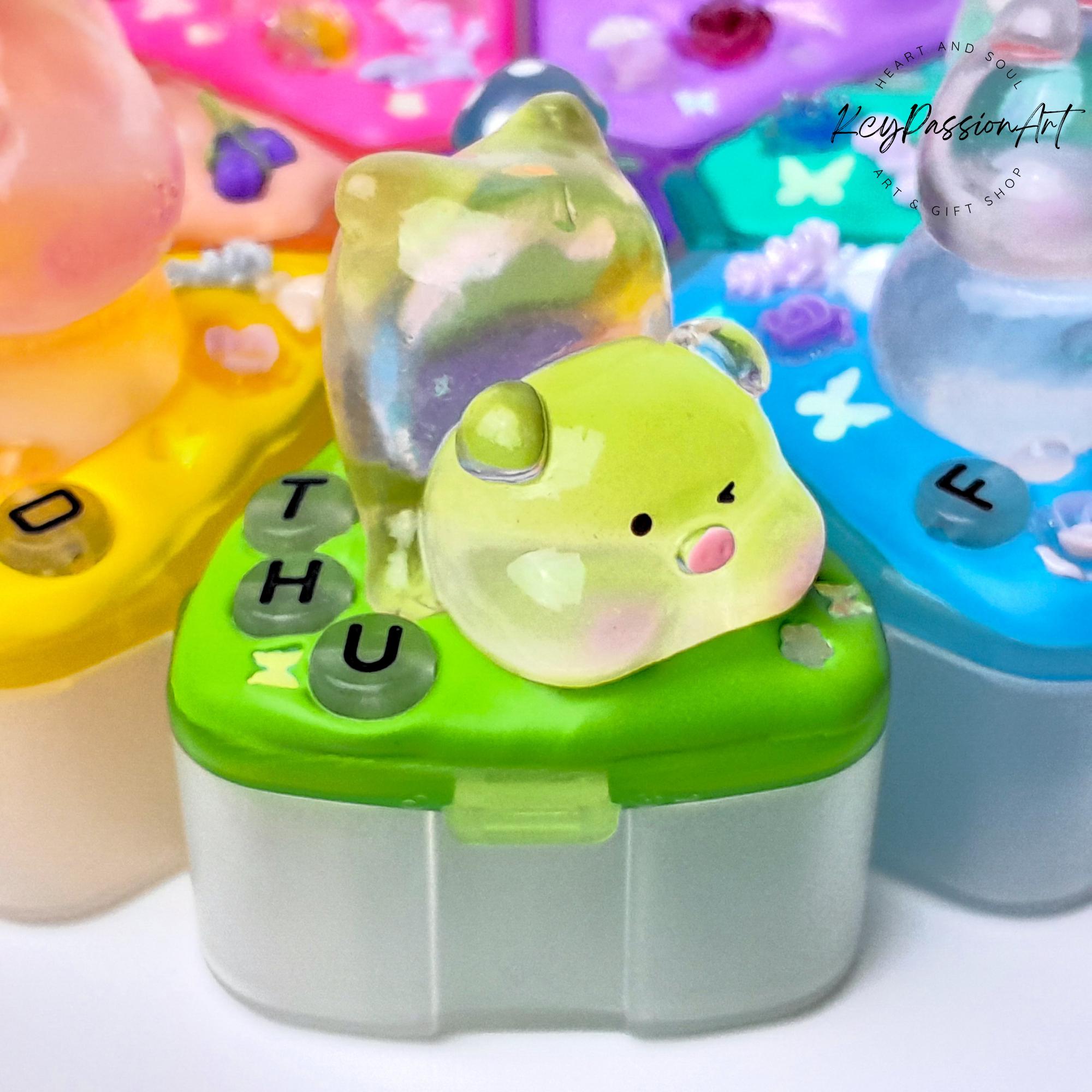 Cute Glowy Piggy - XL Pill Box