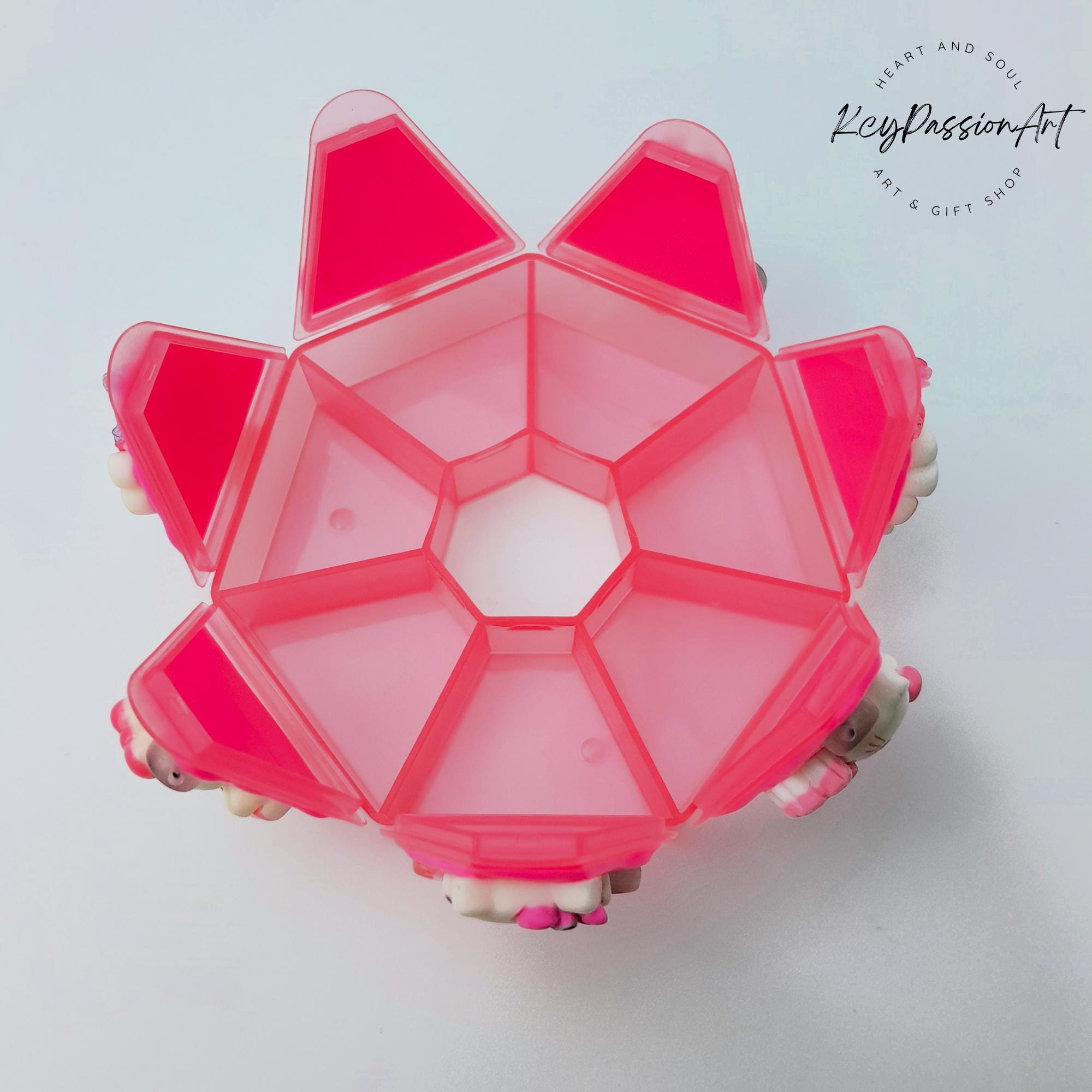 Cutie Kawaii Cat - Heptagon Pill Box