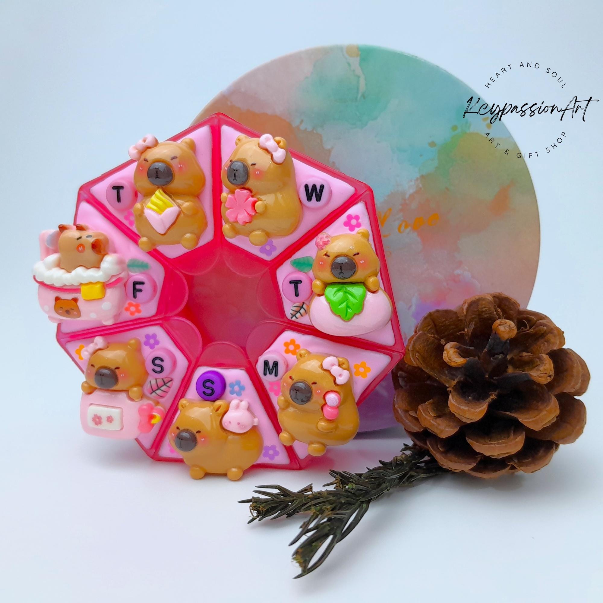 Sweet Capybara - Heptagon Pill Box