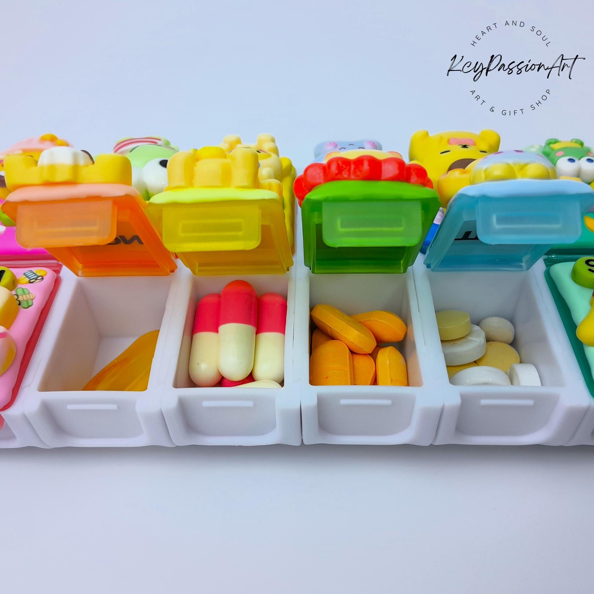 Doggie Froggie Outing - Detachable Pill Box