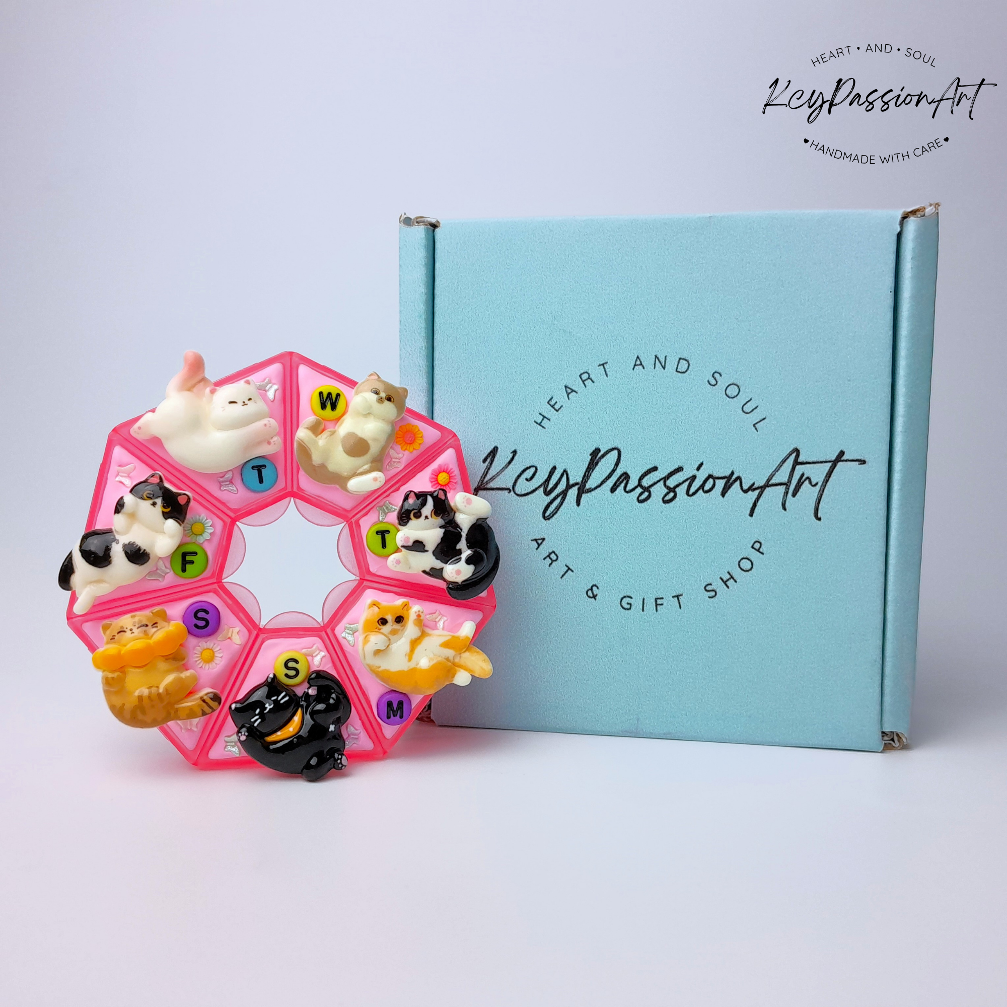 Meow With Cats - Heptagon Pill Box