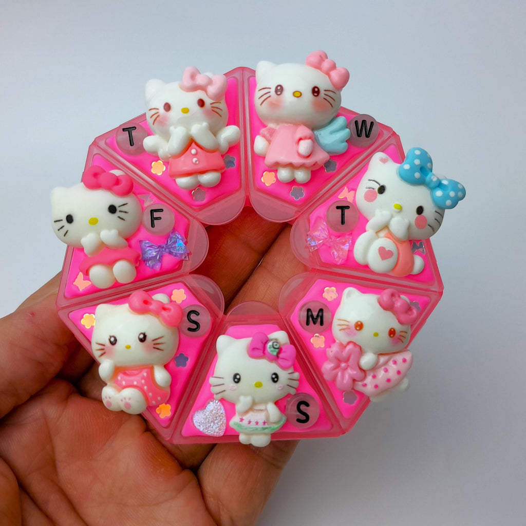 Cutie Kawaii Cat - Heptagon Pill Box