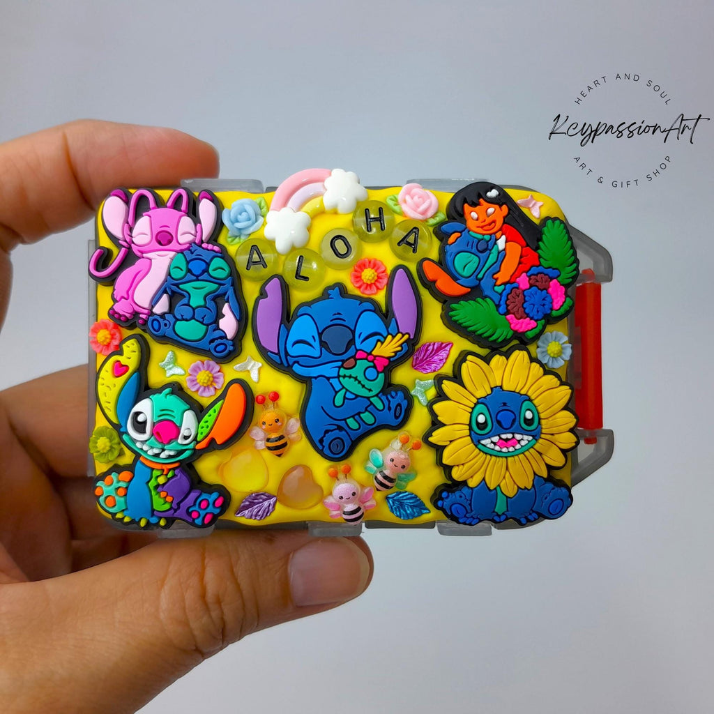 Aloha Friends - Flip Fold Pill Box