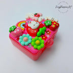Tages-Pillenbox „Regenbogen-Erdbeer-Hasenliebe“ – Pillendose für einen Tag, Pillenbehälter, Pillenetui für einen Tag, Pillendose für Tag und Nacht
