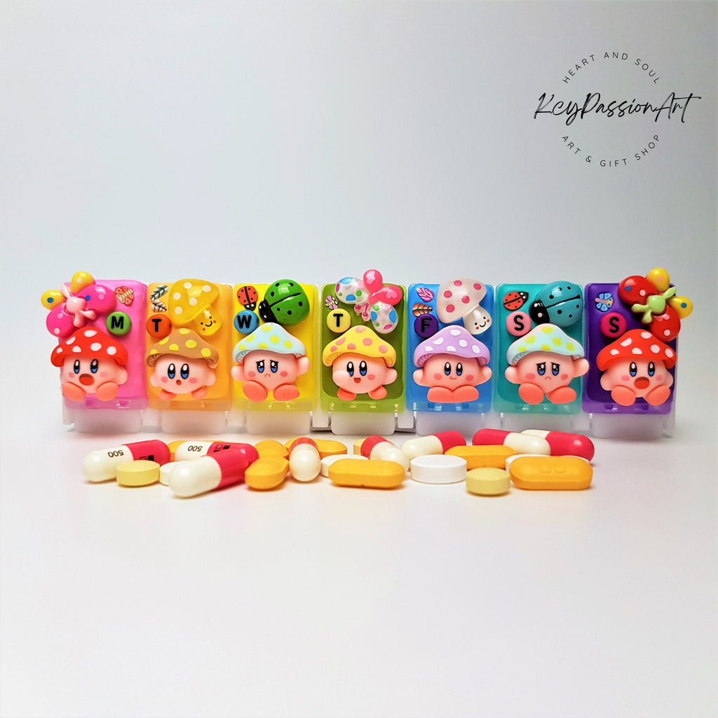 7-Tage-Pillenbox „7 magische Pilze“ – Niedliche Pillendose, Medikamenten- und Vitaminspender, Wochen-Pillenbox