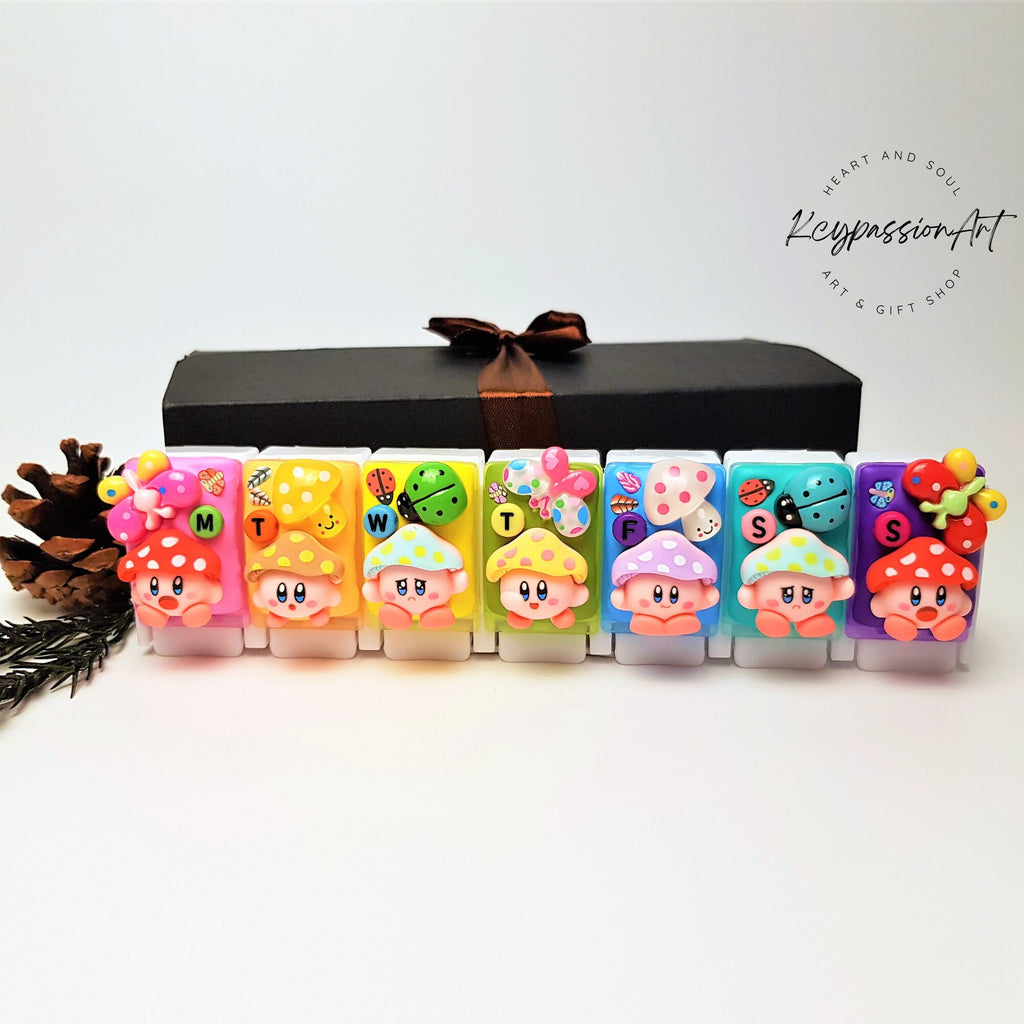 7-Tage-Pillenbox „7 magische Pilze“ – Niedliche Pillendose, Medikamenten- und Vitaminspender, Wochen-Pillenbox