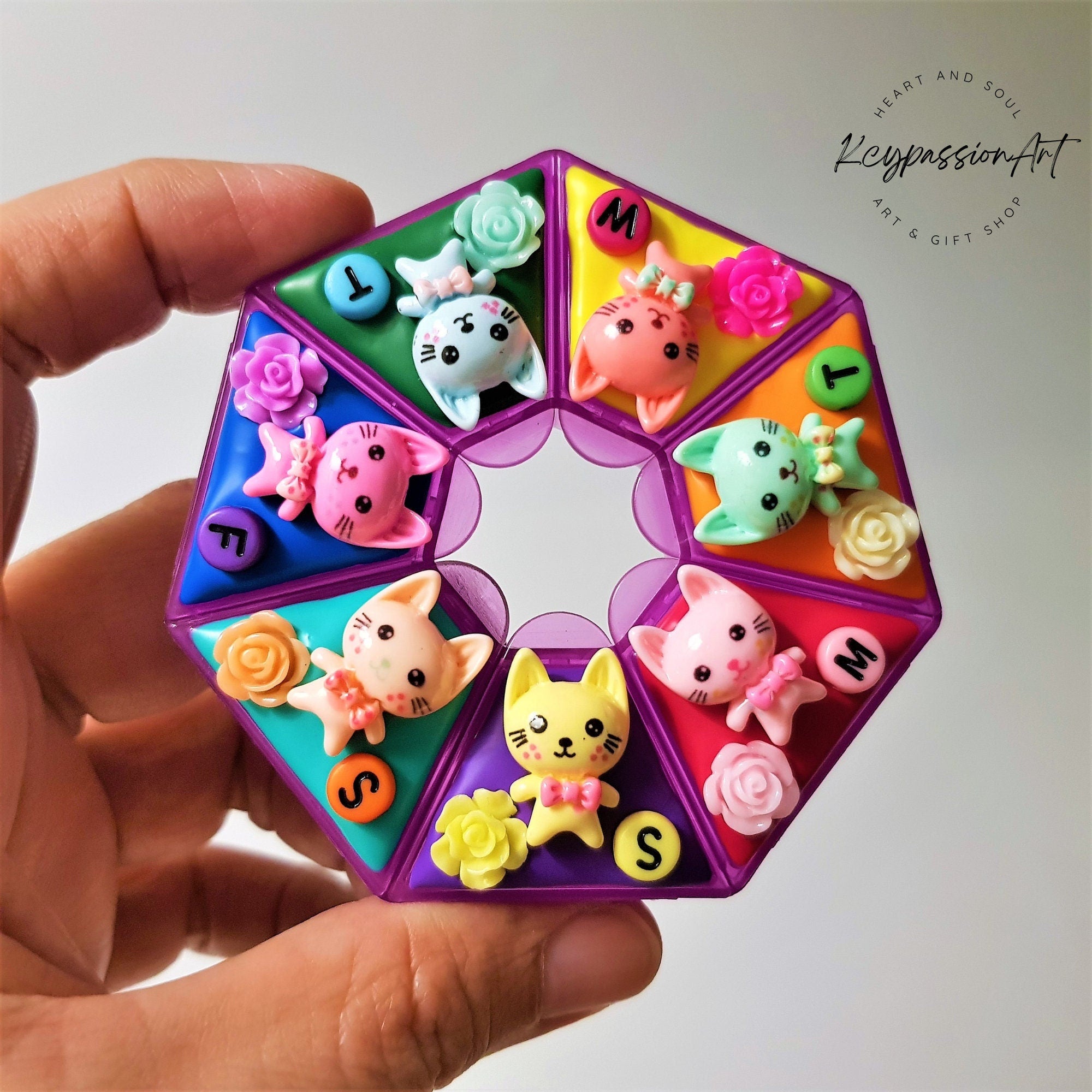 United Kitten Cats - Heptagon Pill Box