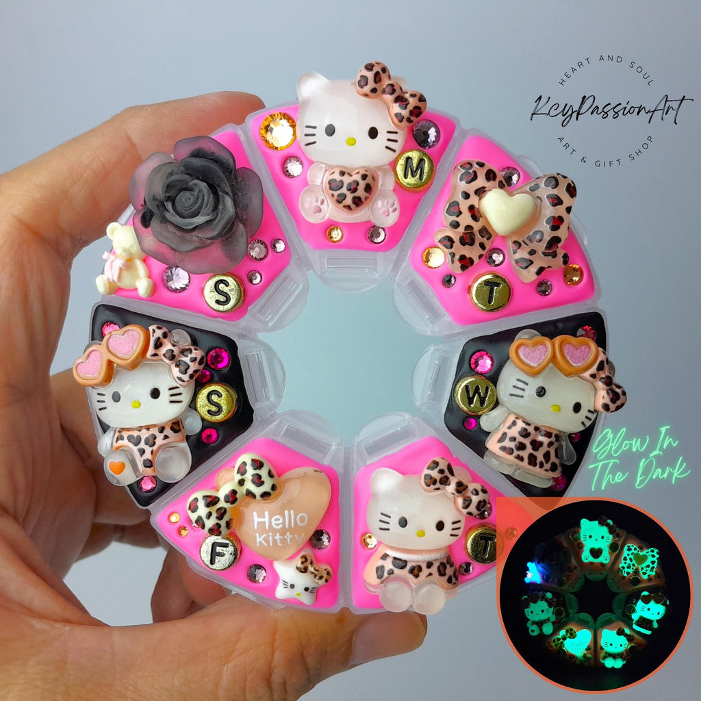 Spotted Kawaii Cat Decorated Round Pill Box
