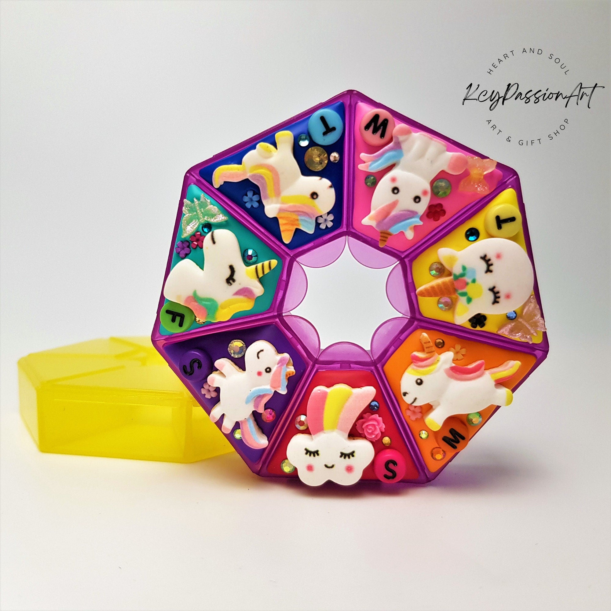 7-Tage-Pillenbox „Einhorn“ – Niedliche Pillendose, Pillenetui, Medikamenten- und Vitaminspender, Wochen-Pillenbox