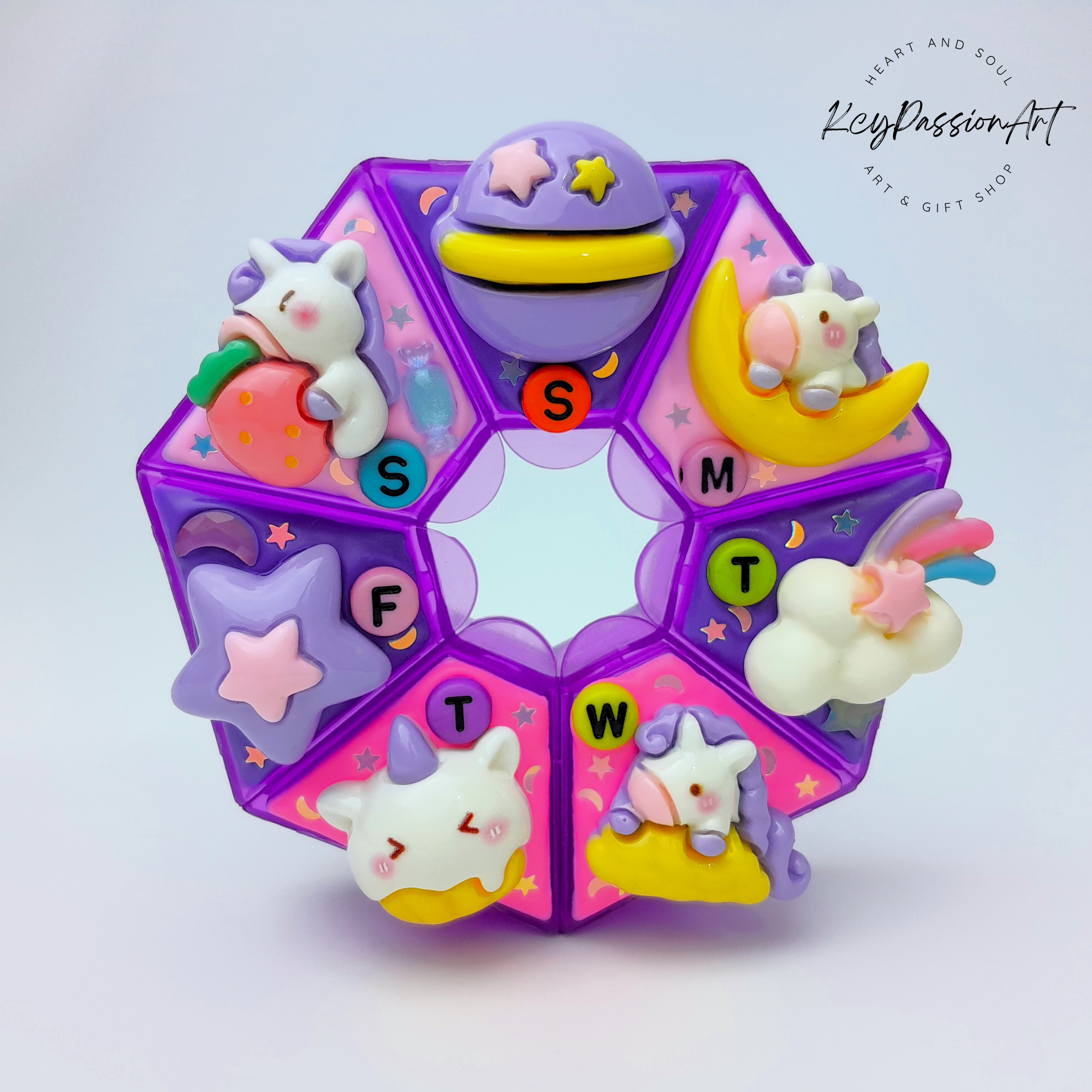 Unicorn Dreamland - Heptagon Pill Box