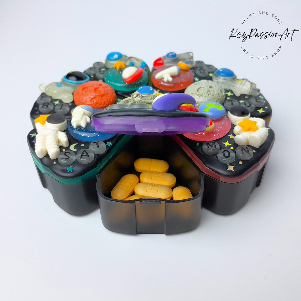 Astronaut - XL Pill Box