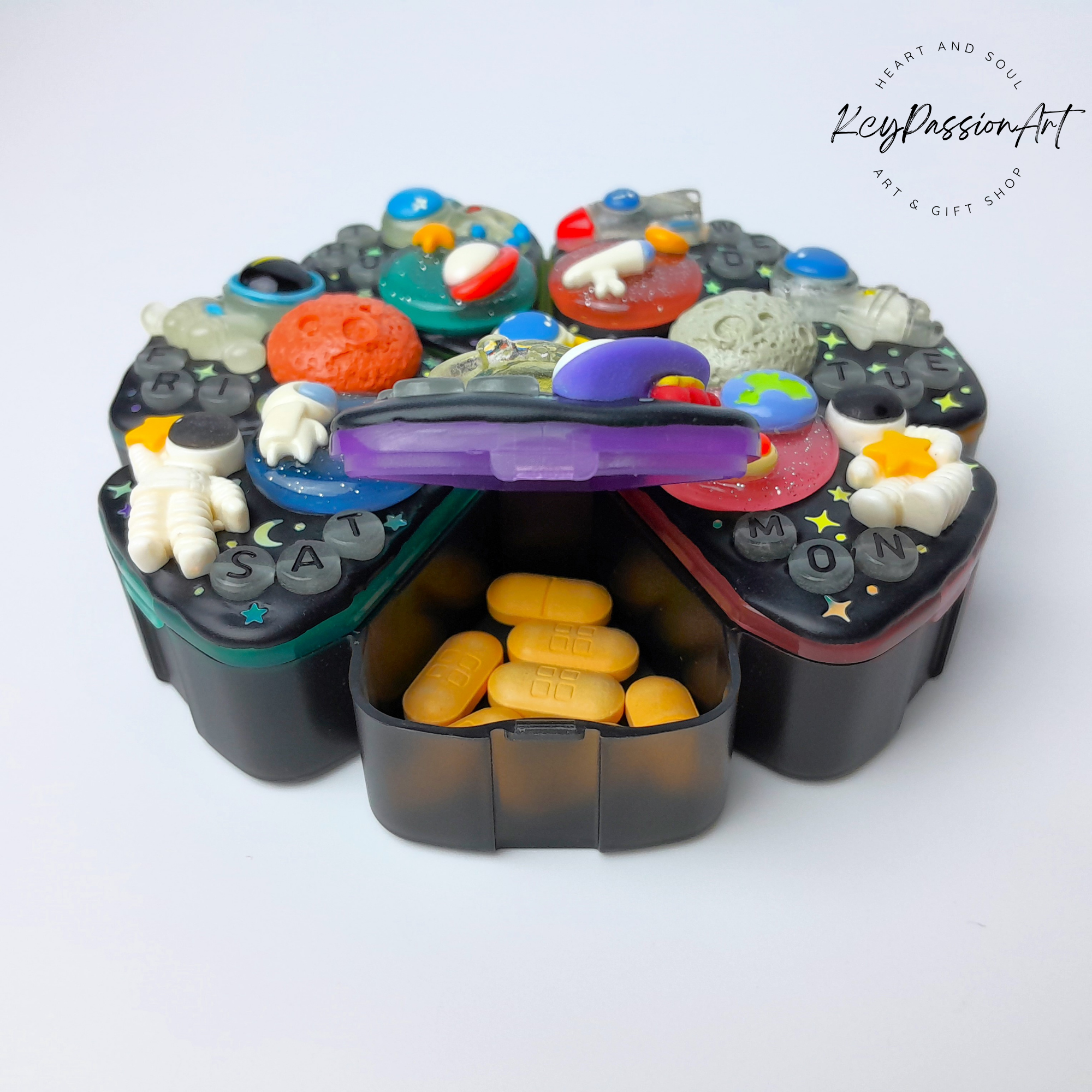 Astronaut - XL Pill Box