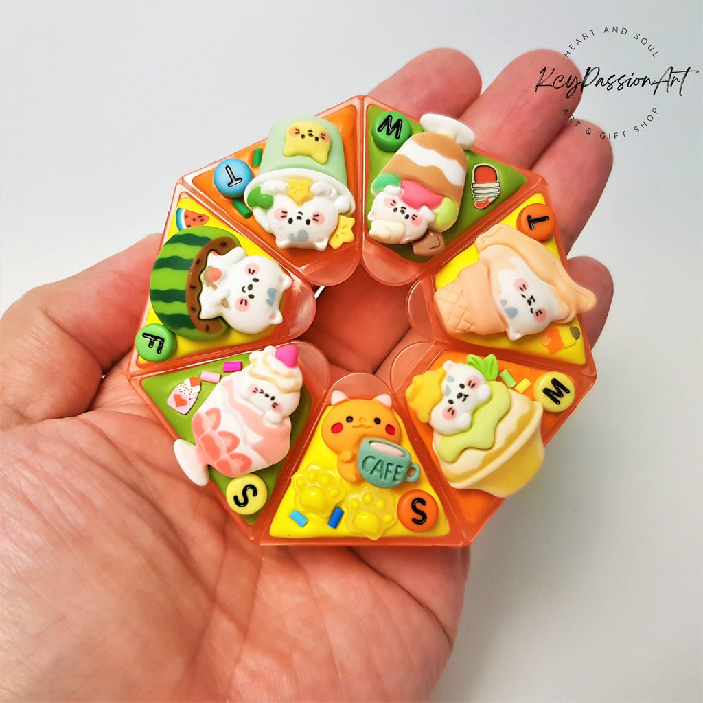 Cheeky Naughty Cats - Heptagon Pill Box