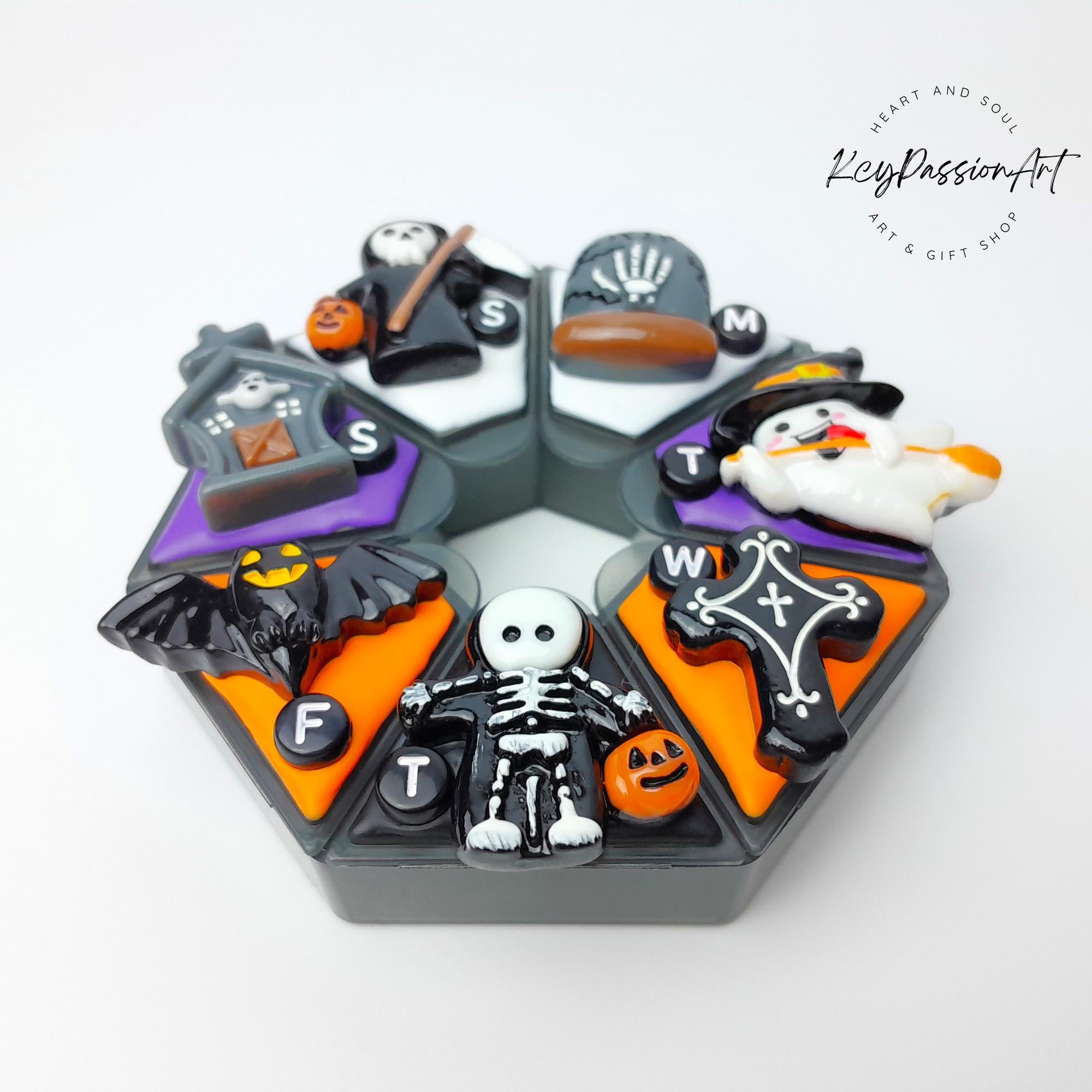 Funny Spooky Creepy - Heptagon Pill Box